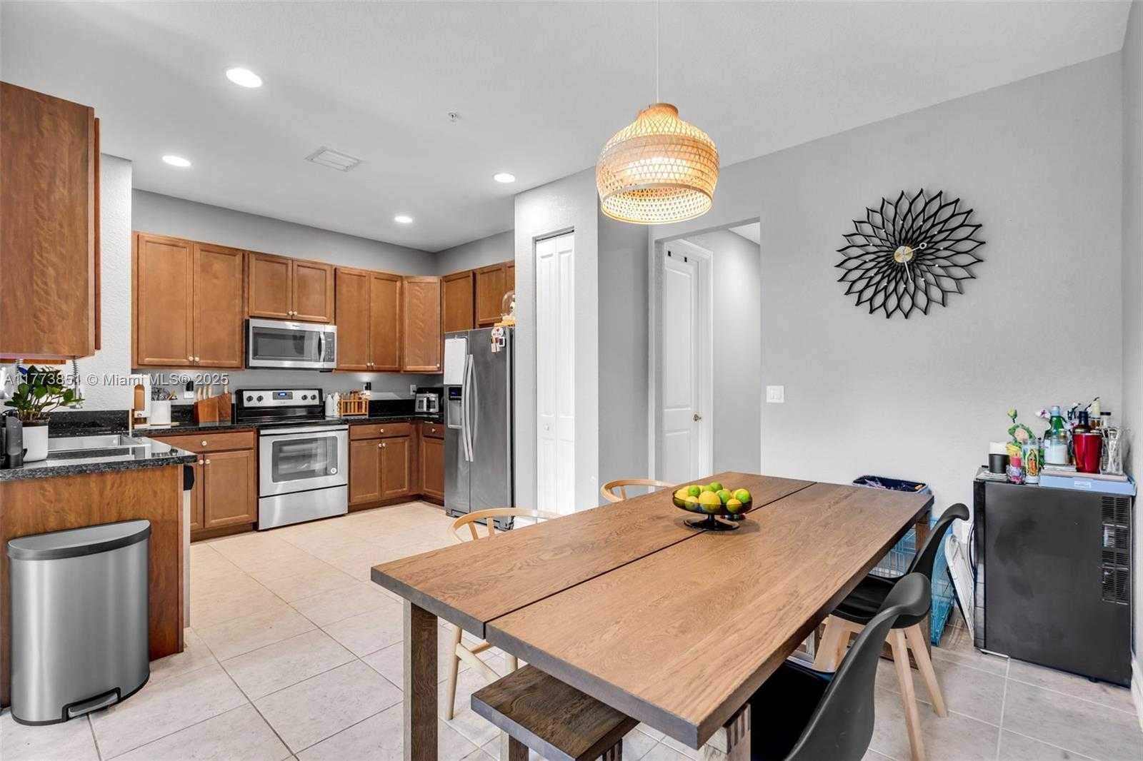 Small Image of 11534 SOUTH WEST 15TH ST #11534, Pembroke Pines Number 10