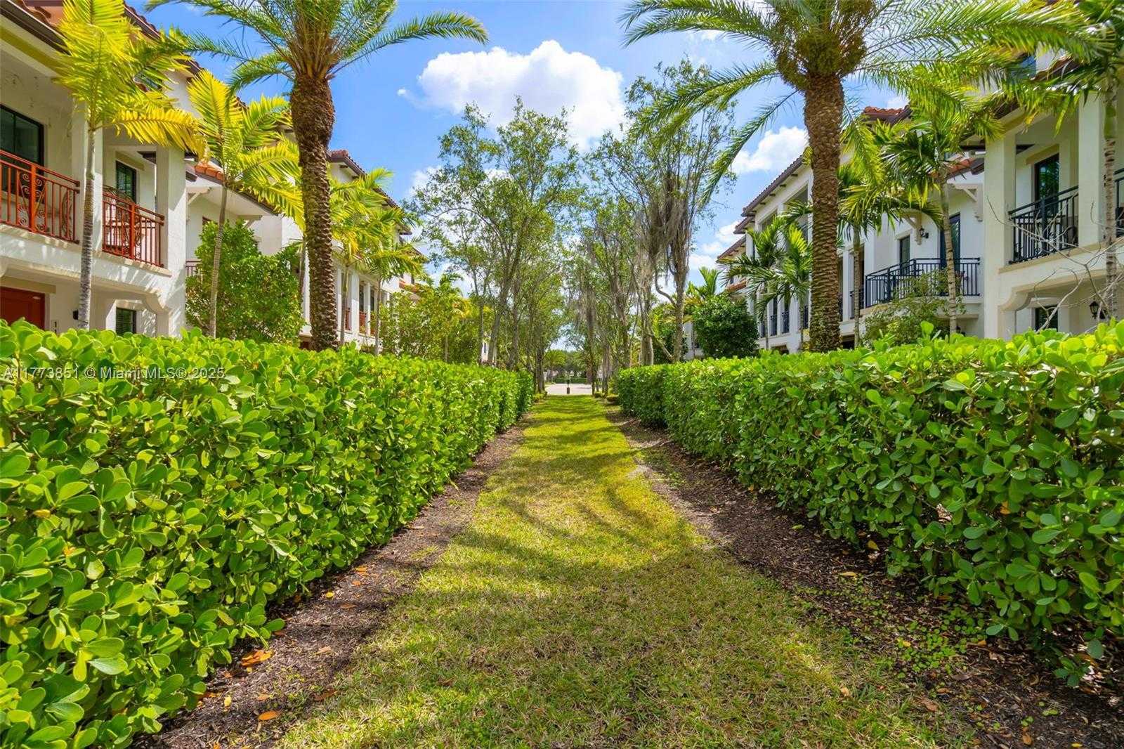 Small Image of 11534 SOUTH WEST 15TH ST #11534, Pembroke Pines Number 22