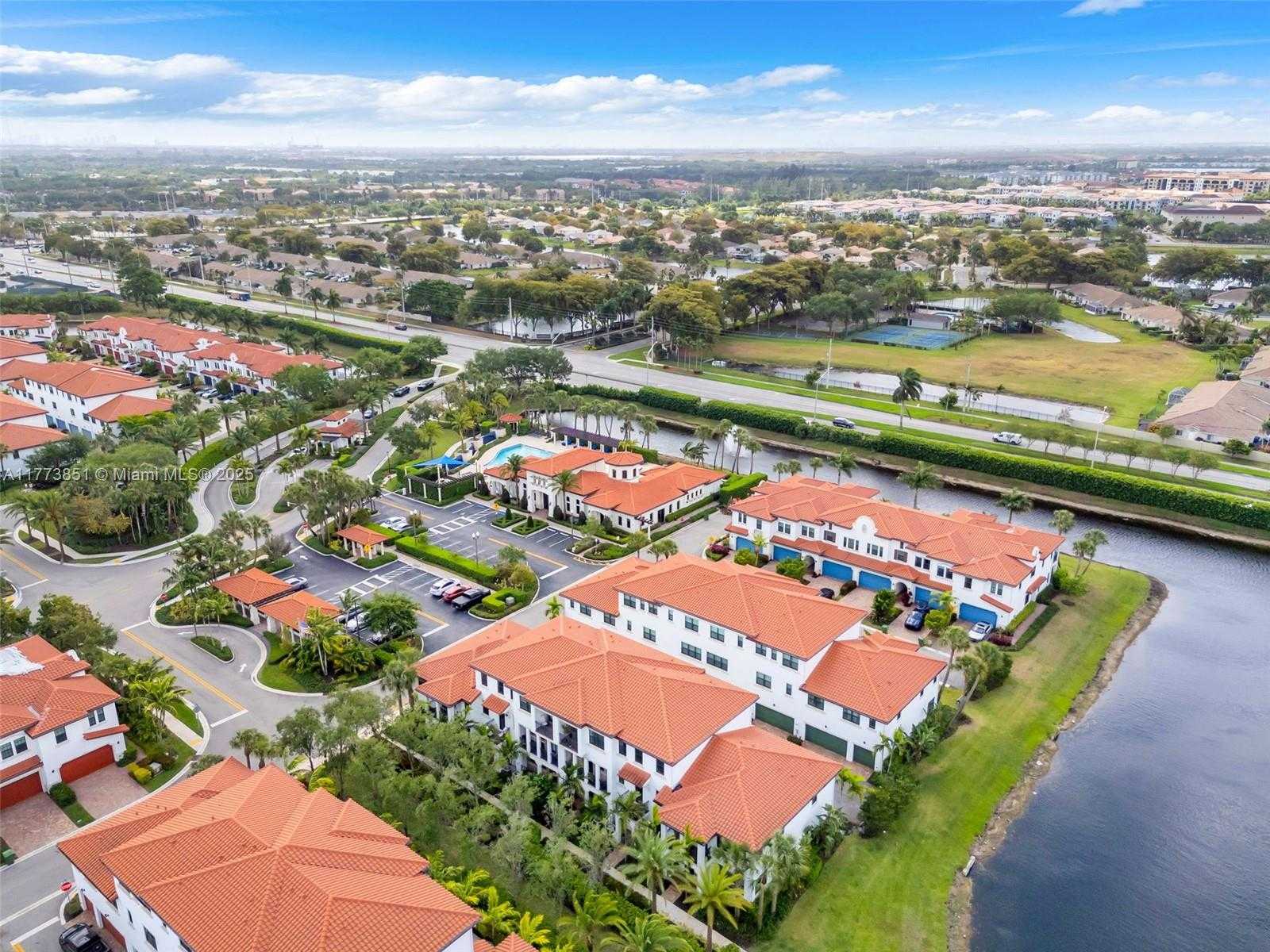 Small Image of 11534 SOUTH WEST 15TH ST #11534, Pembroke Pines Number 24