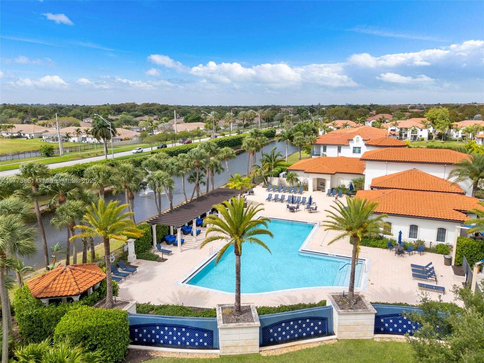 Small Image of 11534 SOUTH WEST 15TH ST #11534, Pembroke Pines Number 28