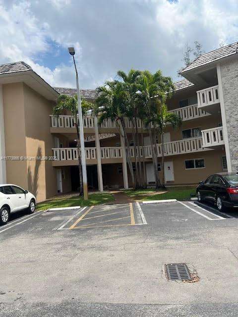 Small Image of 7430 Miami Lakes Dr, Miami Lakes, FL 33014, USA Number 4