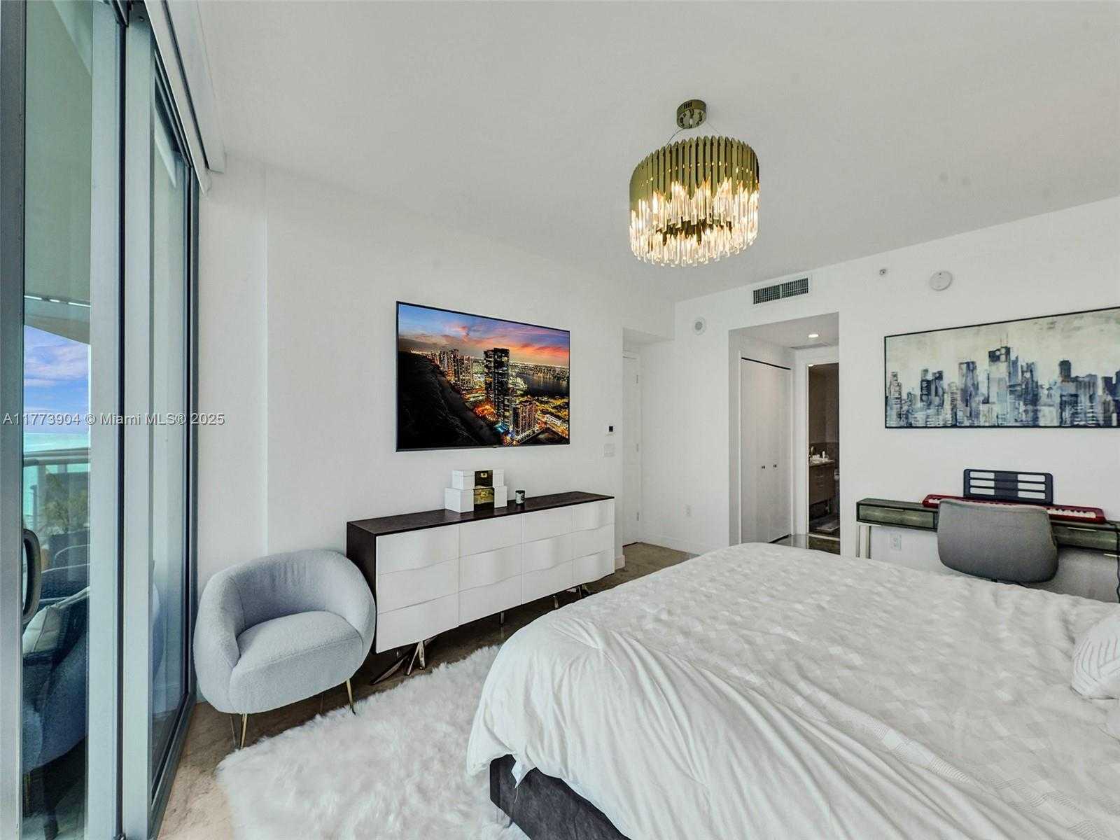 Small Image of 17001 COLLINS AVE #1807, Sunny Isles Beach Number 10