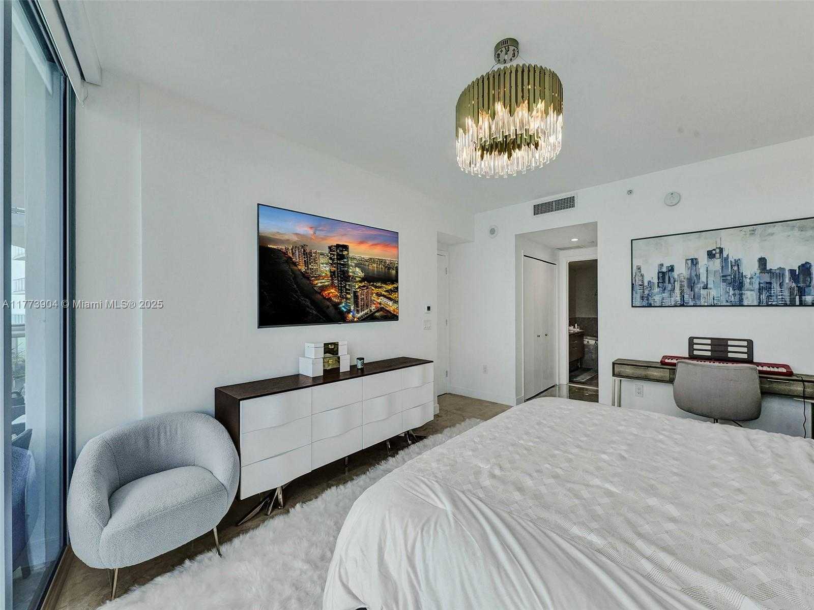 Small Image of 17001 COLLINS AVE #1807, Sunny Isles Beach Number 11