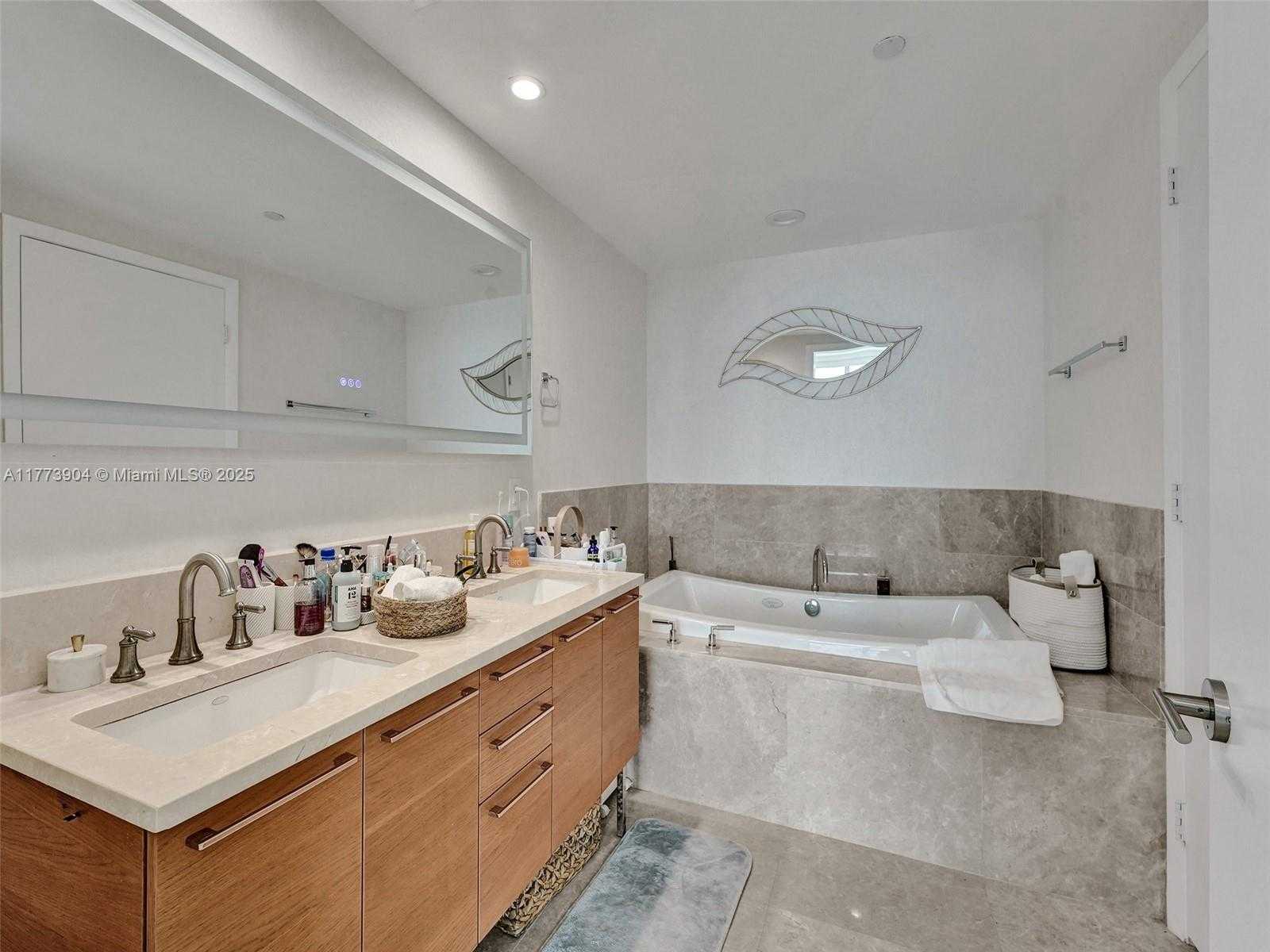 Small Image of 17001 COLLINS AVE #1807, Sunny Isles Beach Number 14