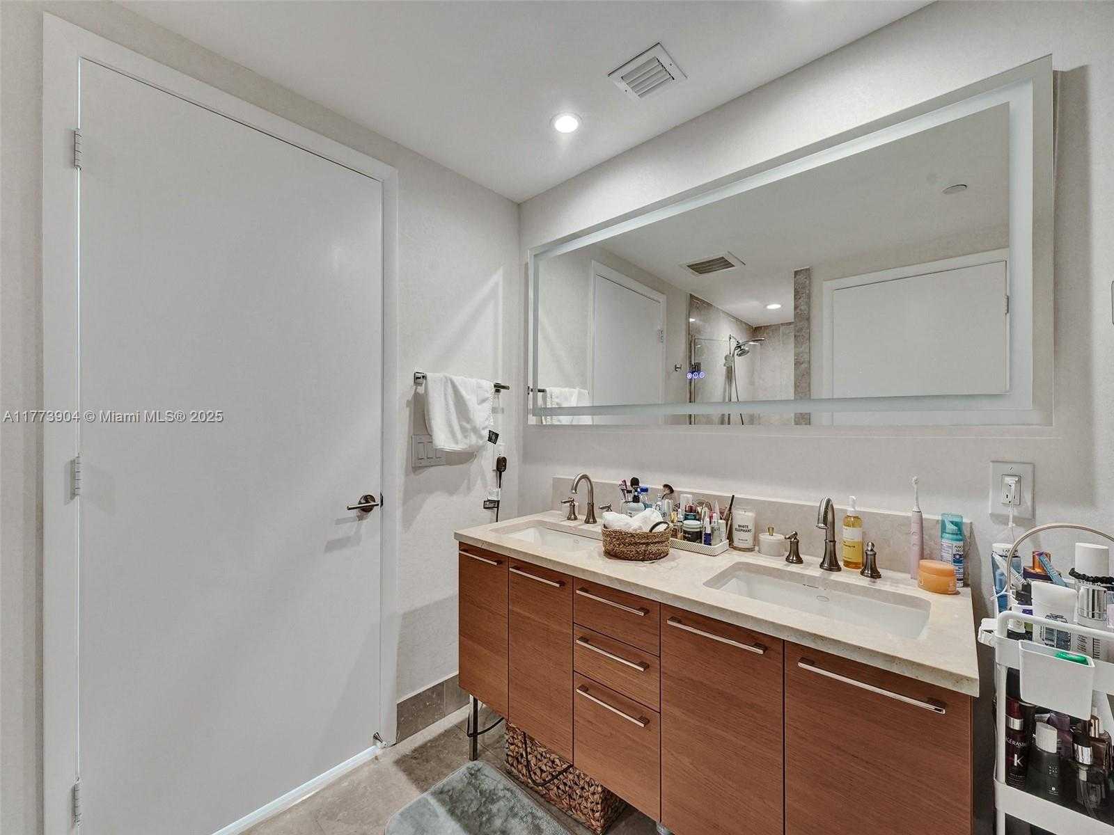 Small Image of 17001 COLLINS AVE #1807, Sunny Isles Beach Number 15