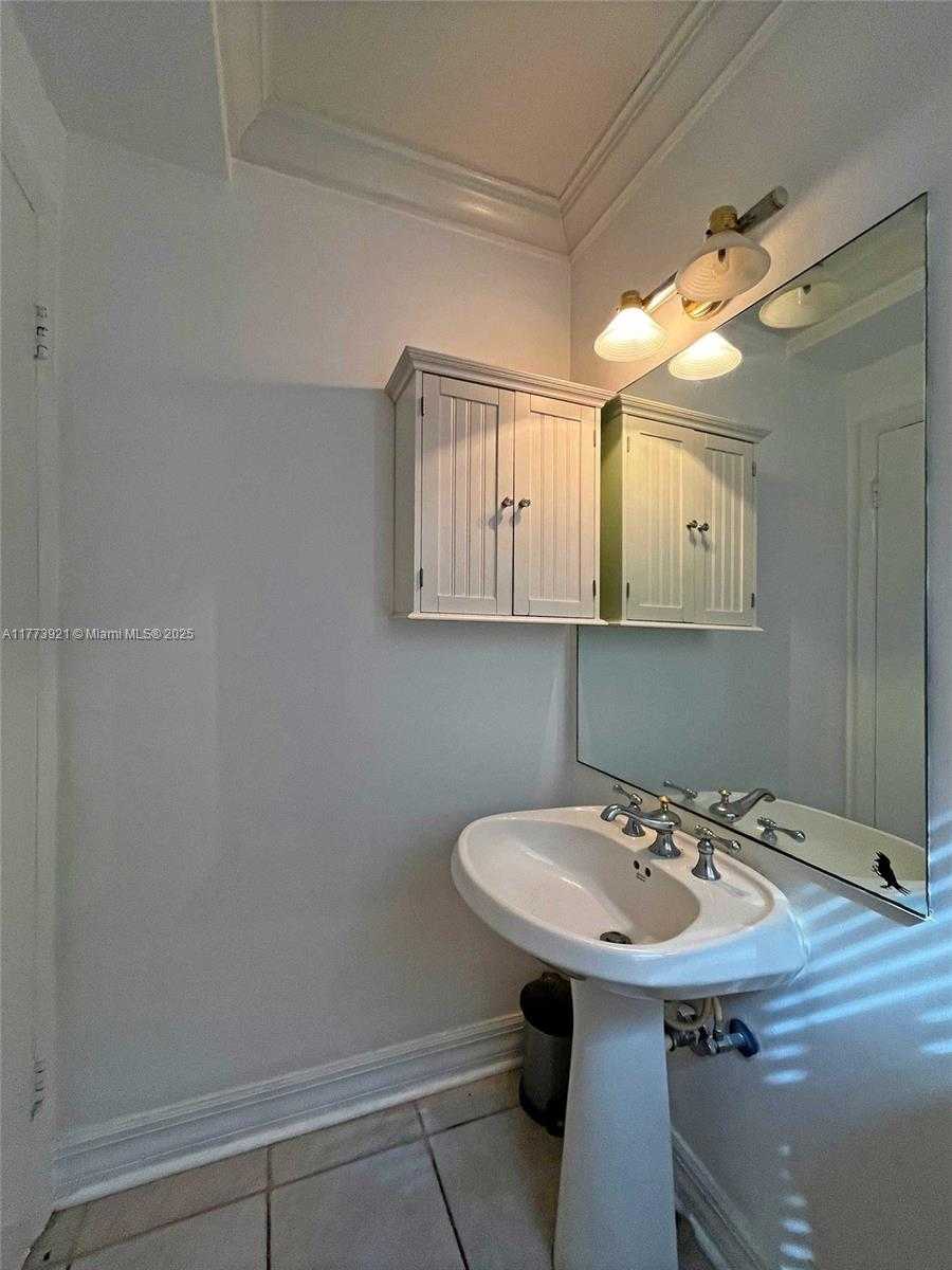 Small Image of 6709 NORTH KENDALL DR #227, Pinecrest Number 13