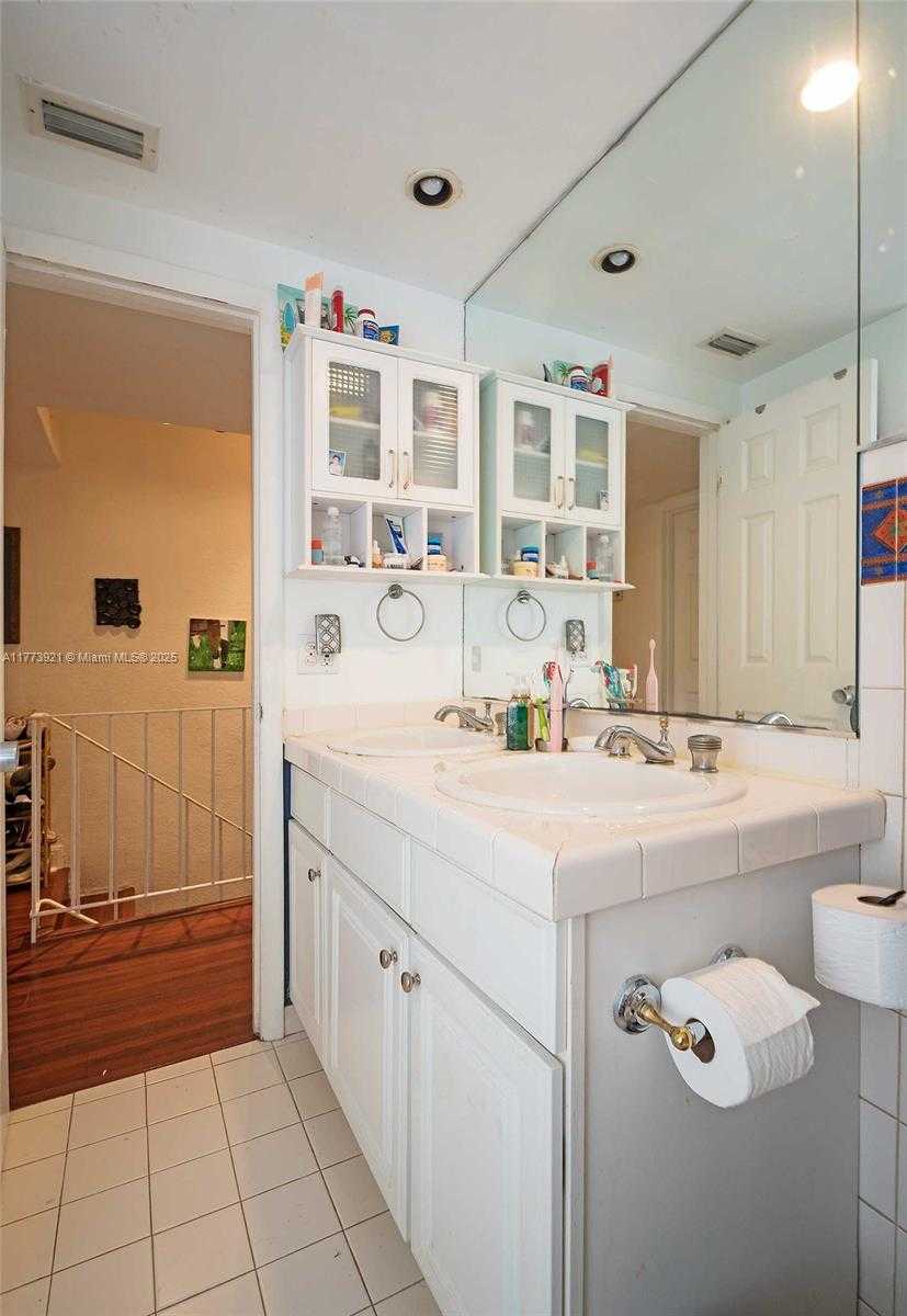 Small Image of 6709 NORTH KENDALL DR #227, Pinecrest Number 17