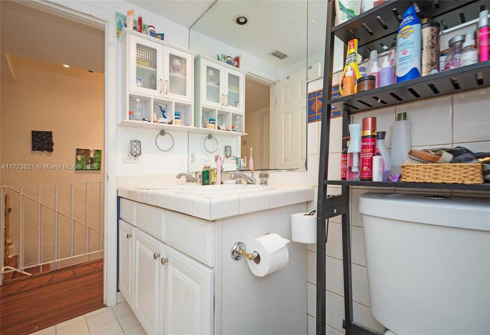 Small Image of 6709 NORTH KENDALL DR #227, Pinecrest Number 19