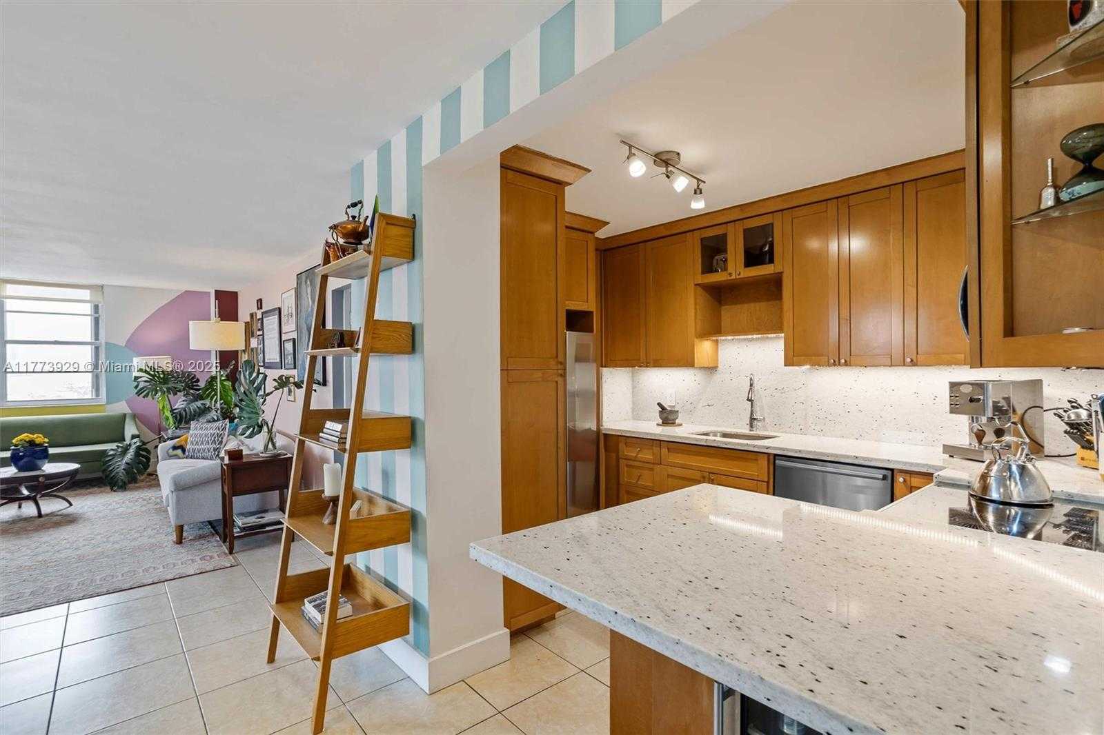 Small Image of 5 ISLAND AVE #4H, Miami Beach Number 11