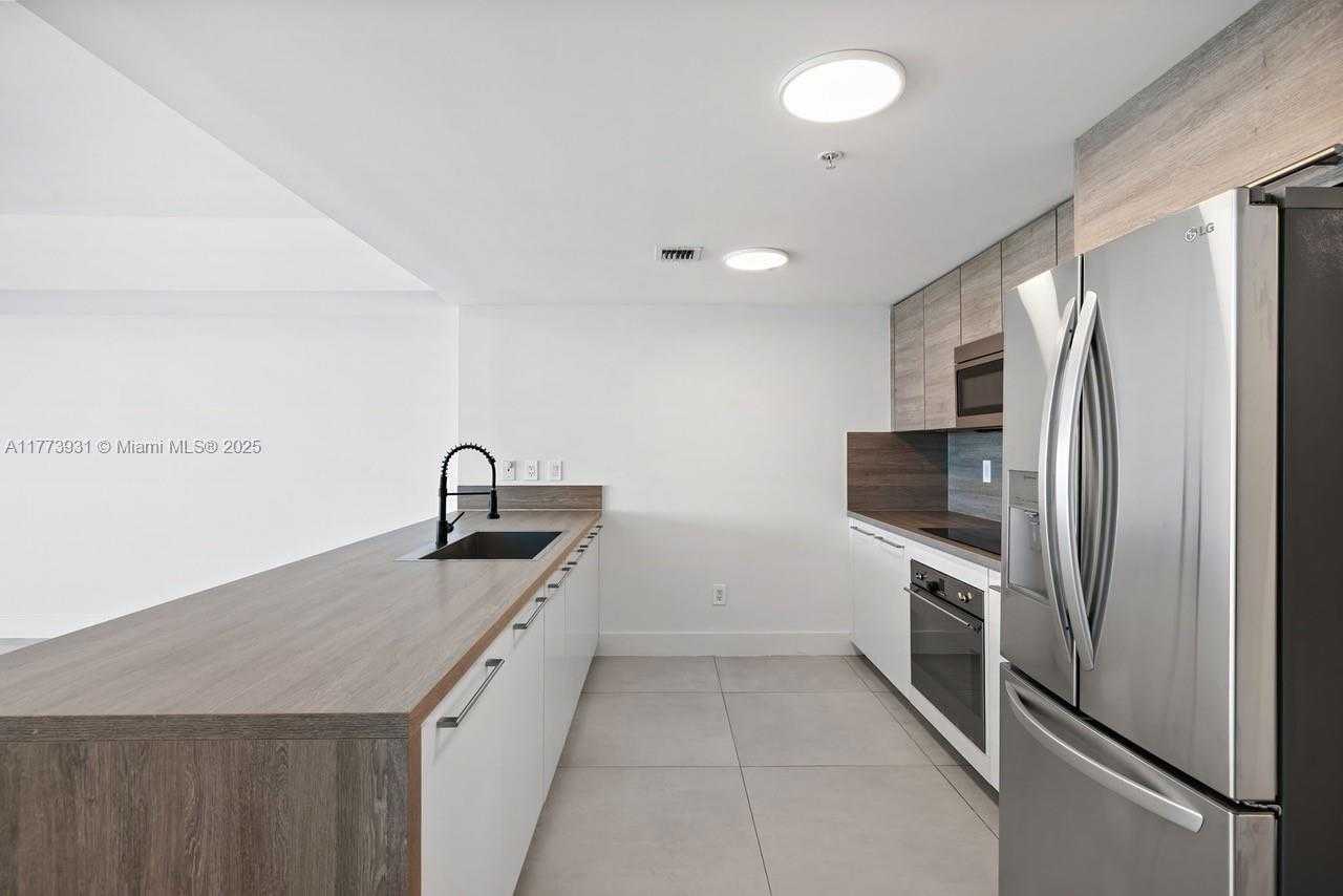 Small Image of 400 SUNNY ISLES BLVD #1602, Sunny Isles Beach Number 4
