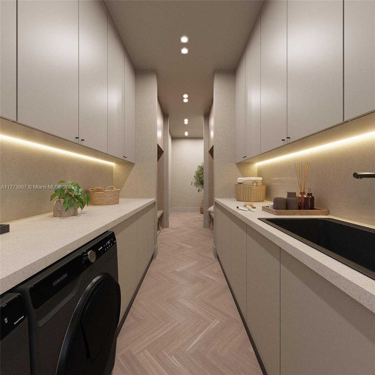 Small Image of 915 PALERMO AVE #7, Coral Gables Number 28