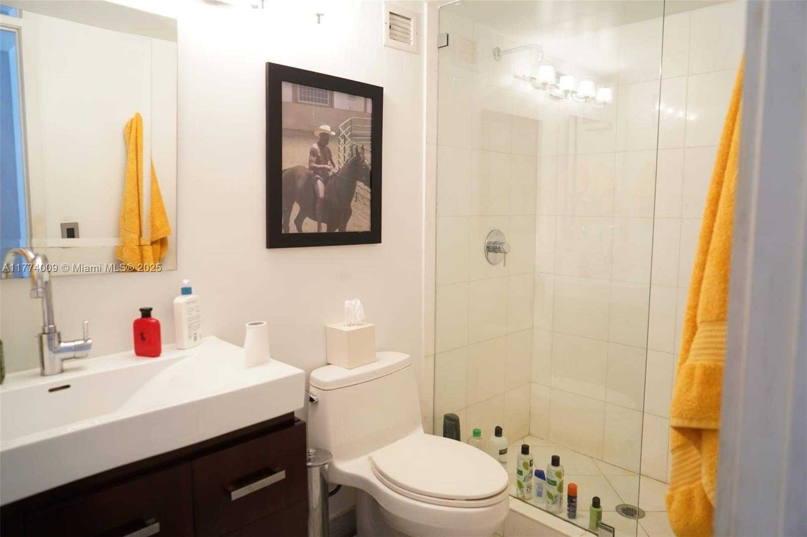 Small Image of 600 NORTH EAST 36TH ST #PH15, Miami Number 17