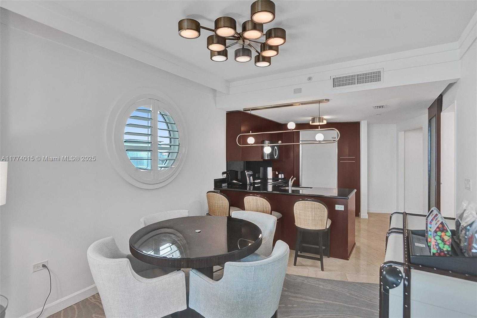 Small Image of 4391 COLLINS AVE #913/914, Miami Beach Number 15