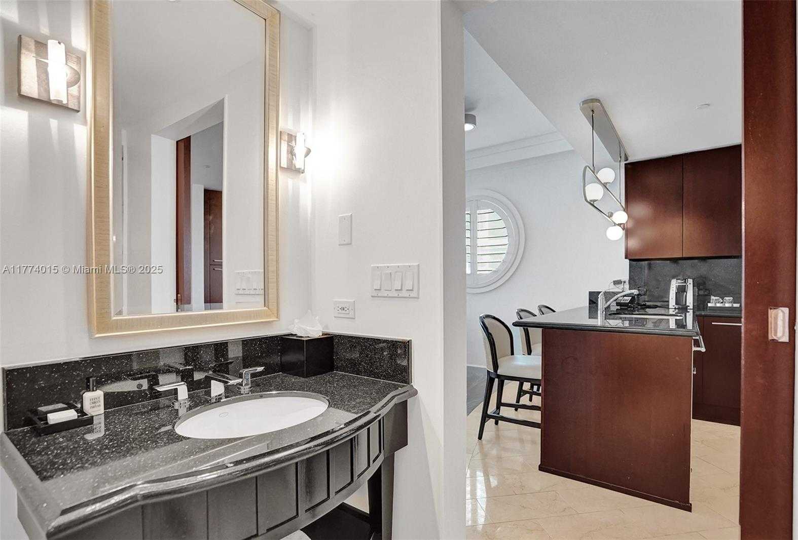Small Image of 4391 COLLINS AVE #913/914, Miami Beach Number 25