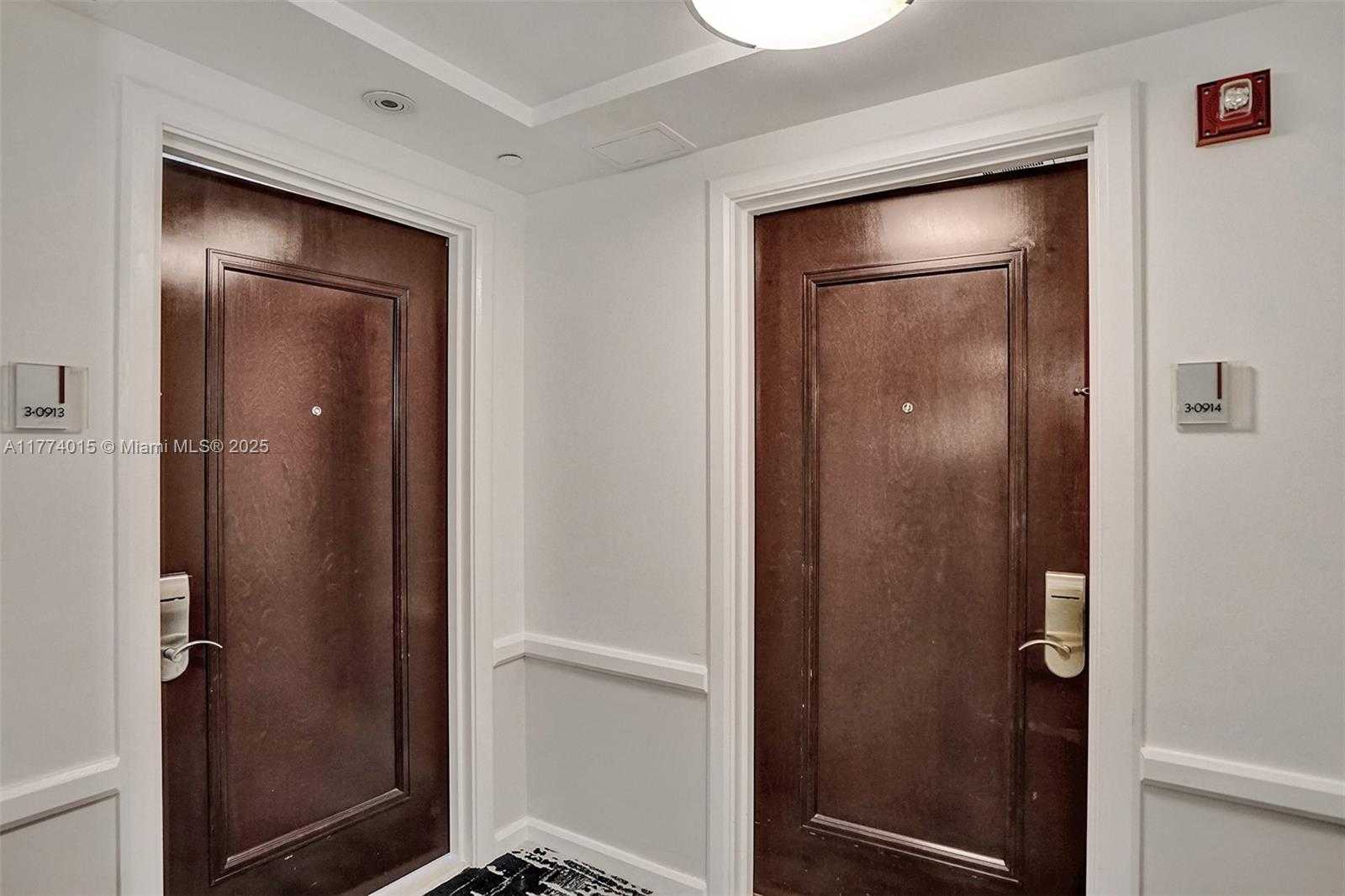 Small Image of 4391 COLLINS AVE #913/914, Miami Beach Number 33
