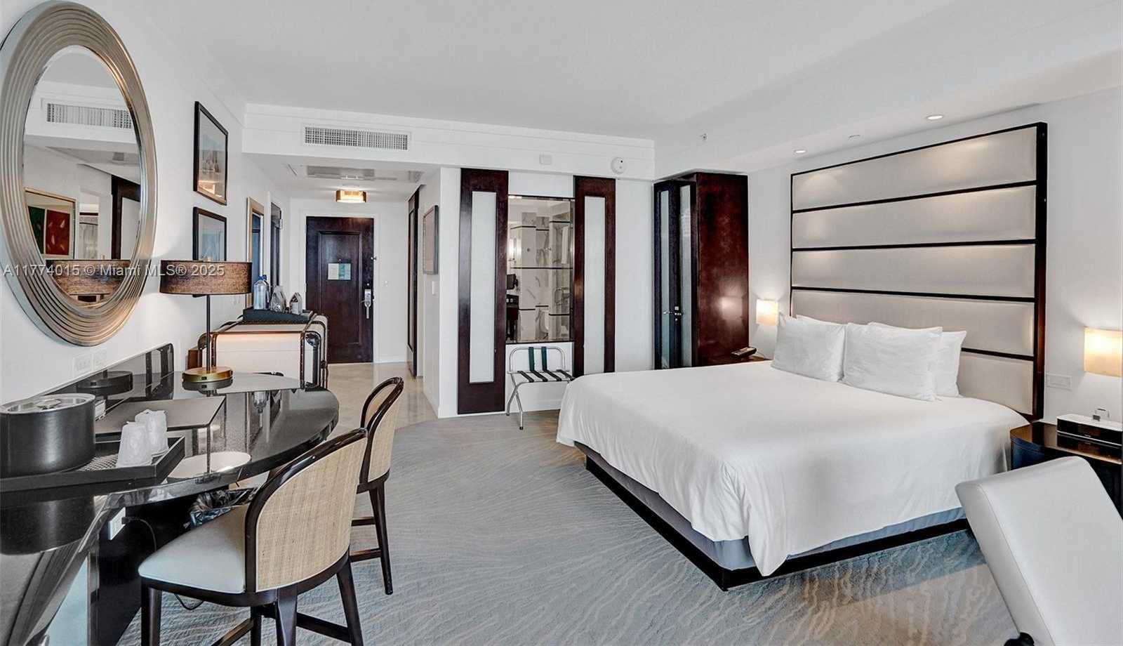 Small Image of 4391 COLLINS AVE #913/914, Miami Beach Number 38