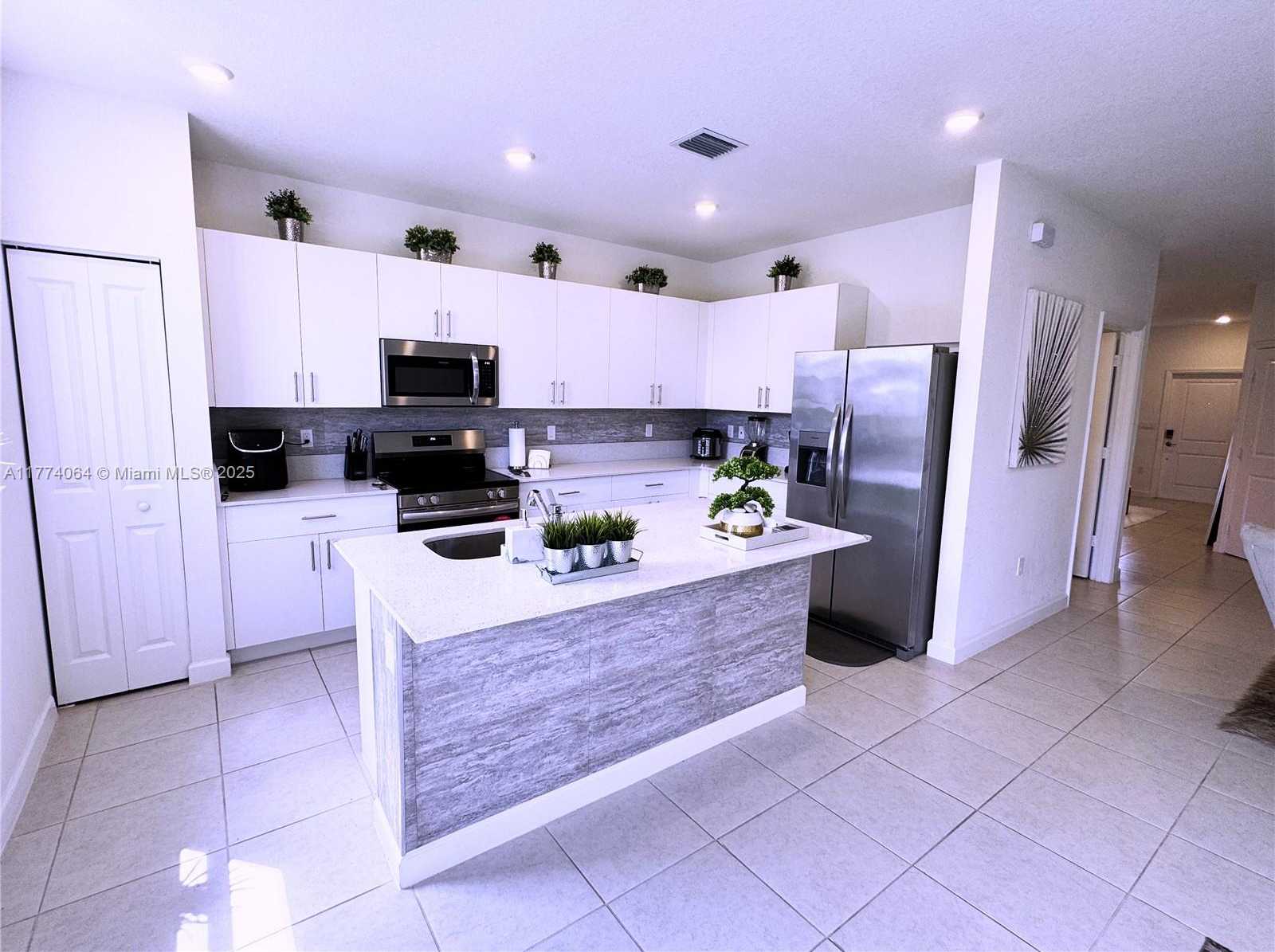 Small Image of 5534 NORTH WEST 27TH PL #1, Lauderhill Number 5