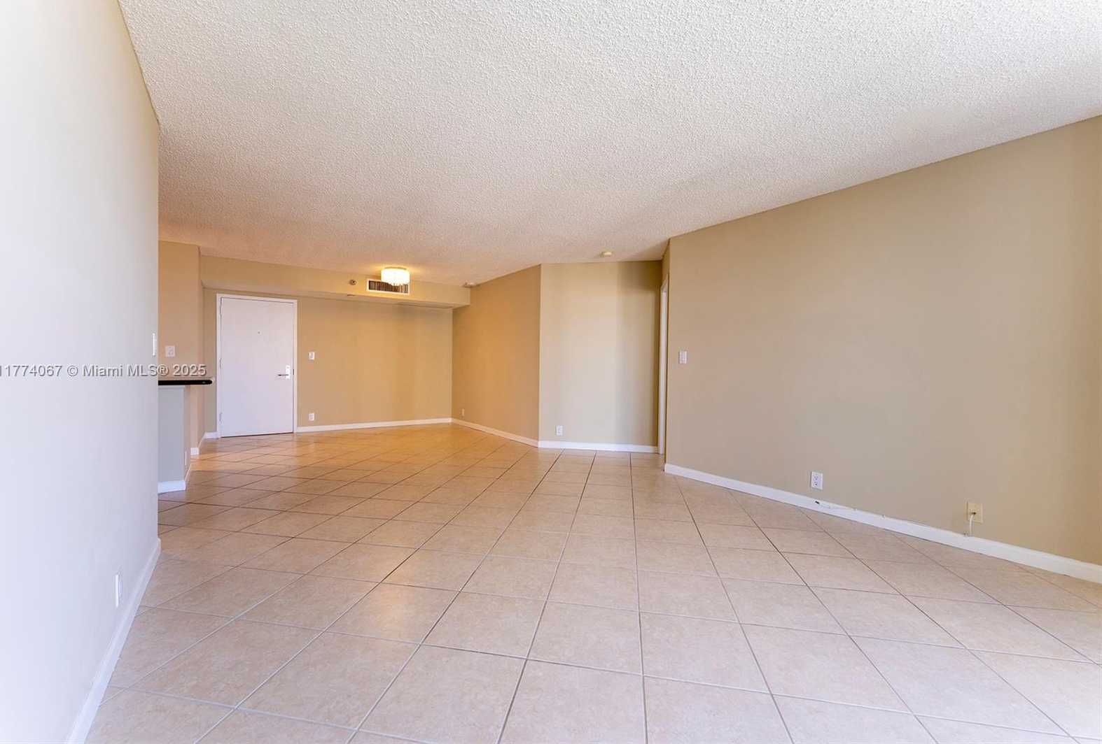 Small Image of 3530 MYSTIC POINTE DR #2207, Aventura Number 14