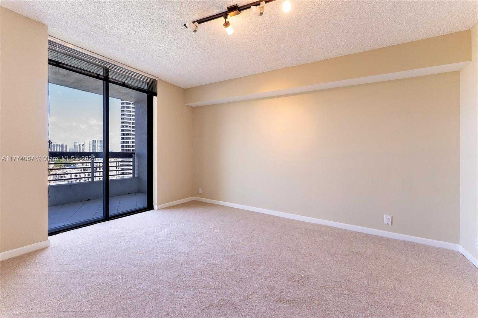 Small Image of 3530 MYSTIC POINTE DR #2207, Aventura Number 20