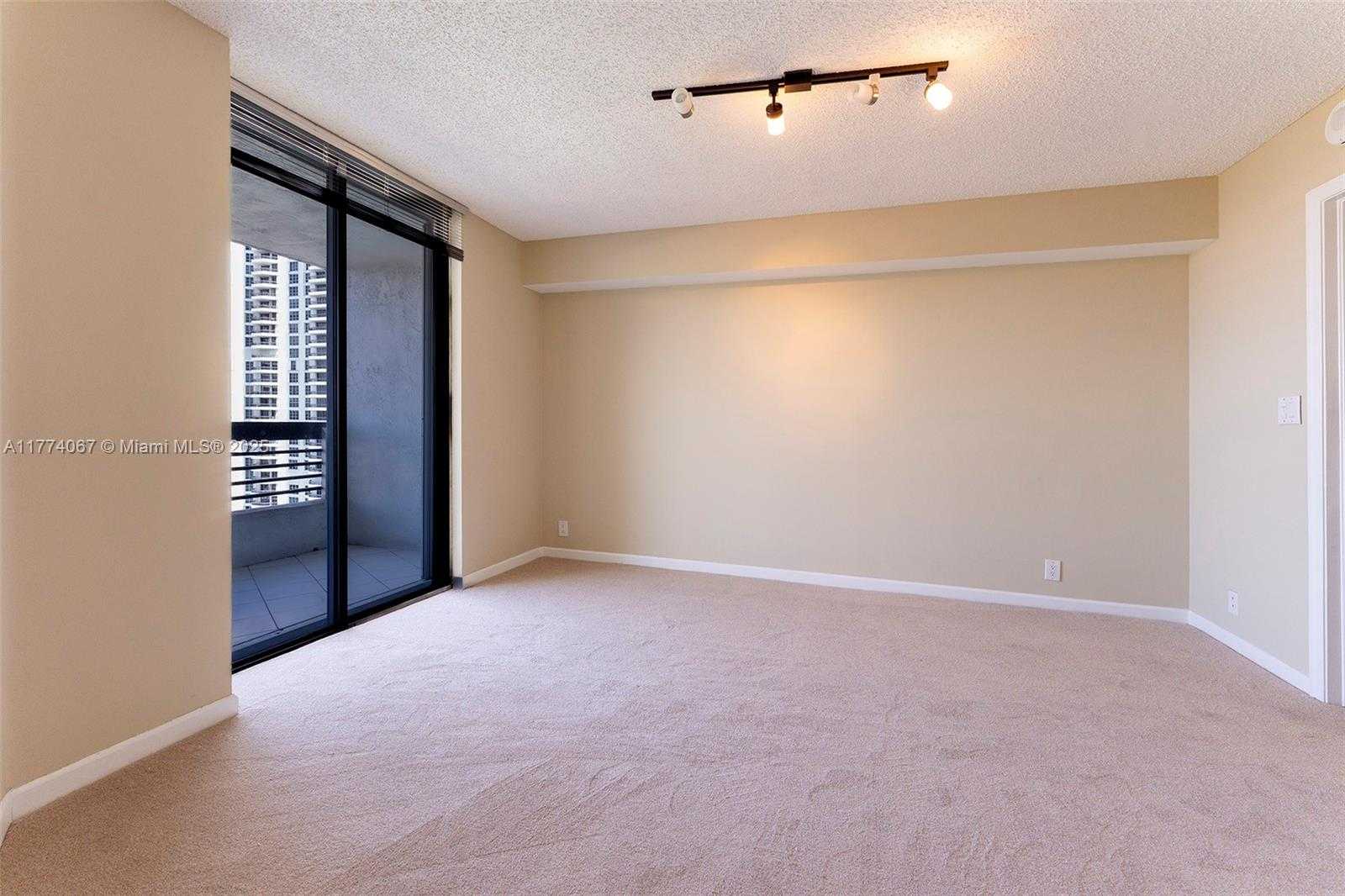 Small Image of 3530 MYSTIC POINTE DR #2207, Aventura Number 21