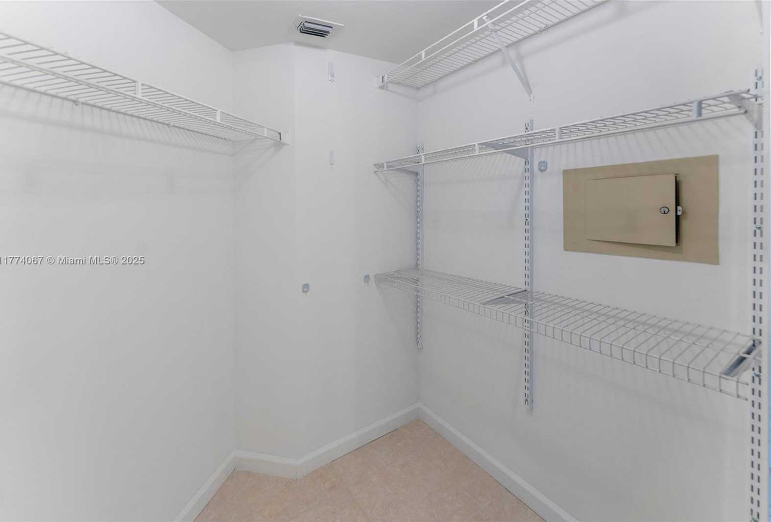 Small Image of 3530 MYSTIC POINTE DR #2207, Aventura Number 31