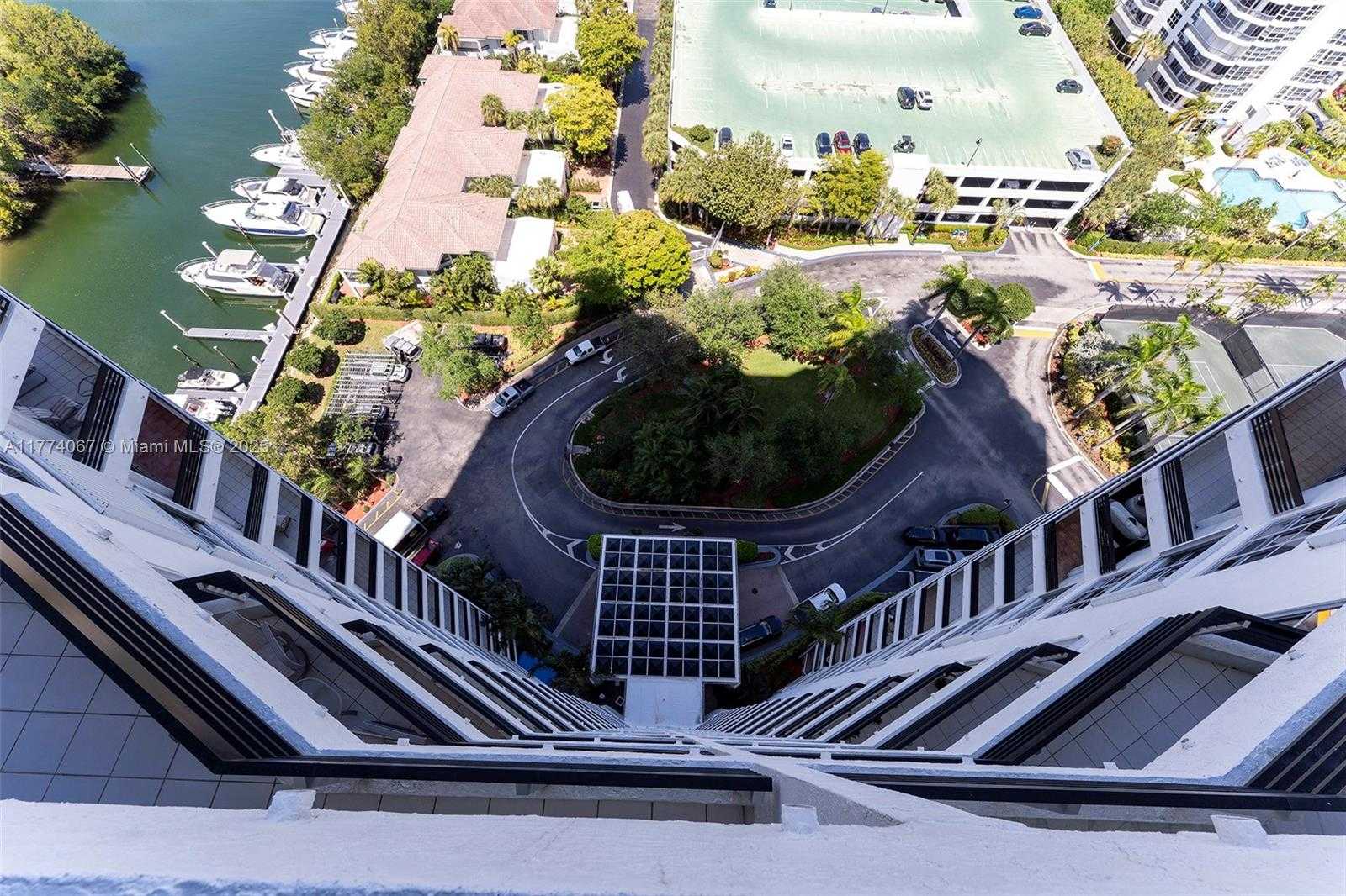 Small Image of 3530 MYSTIC POINTE DR #2207, Aventura Number 40