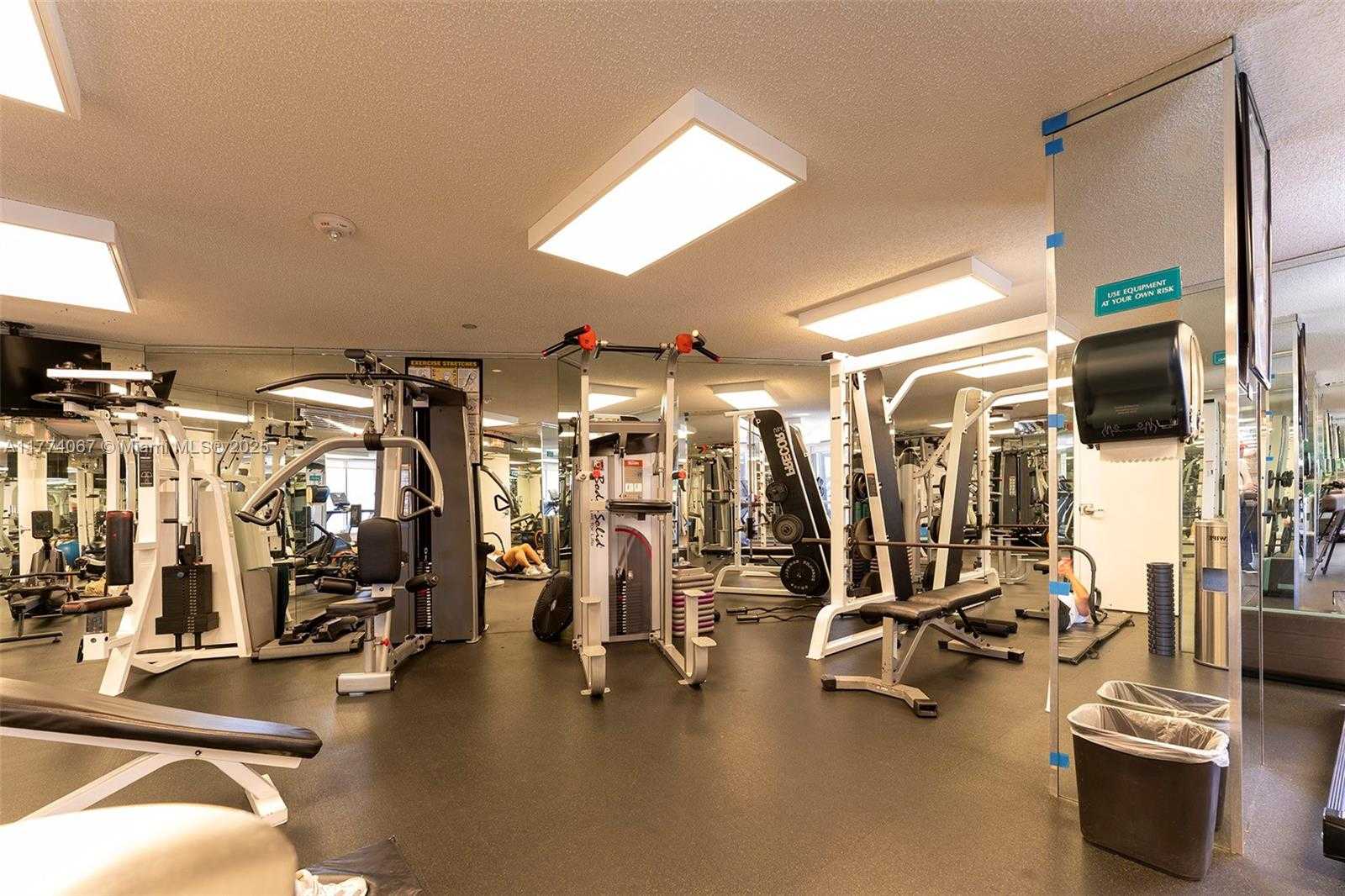 Small Image of 3530 MYSTIC POINTE DR #2207, Aventura Number 43