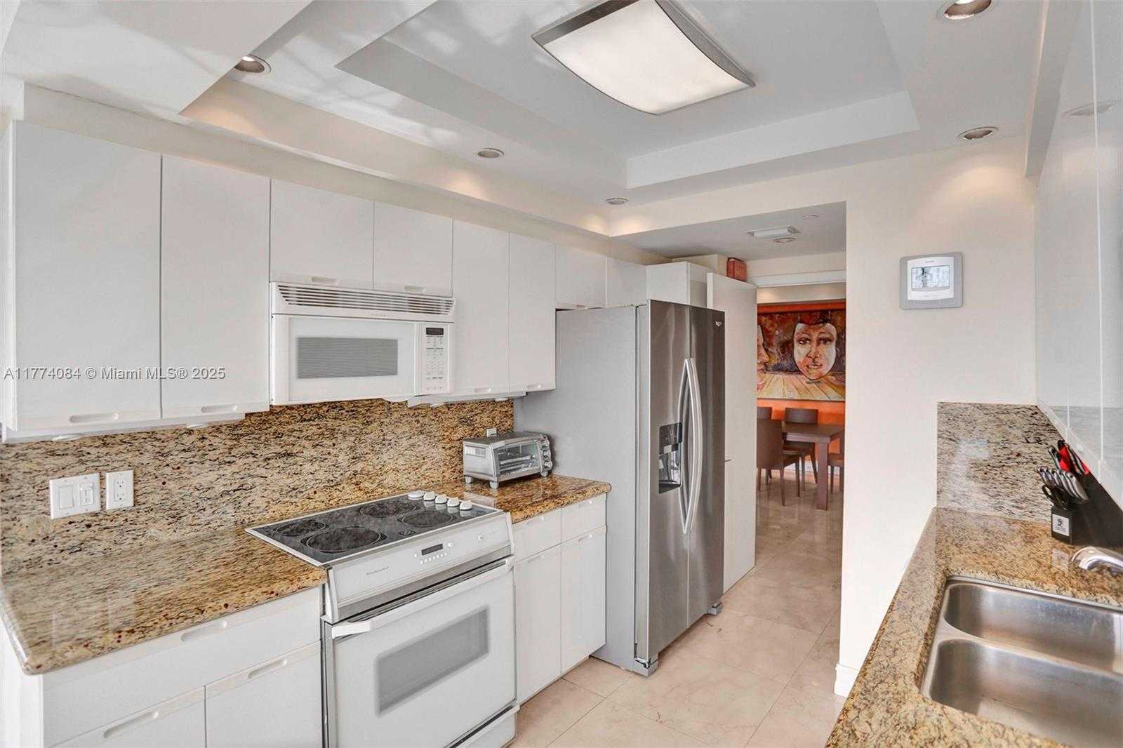 Small Image of 2000 ISLAND BLVD #503, Aventura Number 14