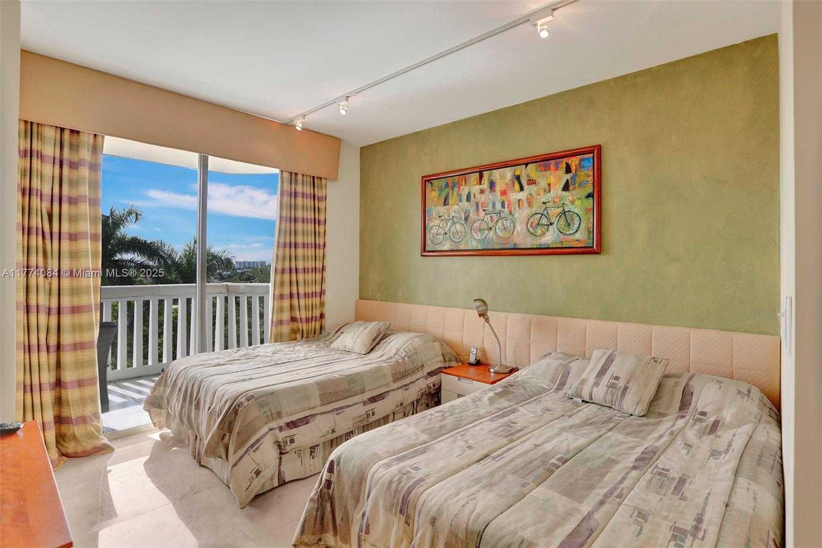 Small Image of 2000 ISLAND BLVD #503, Aventura Number 15