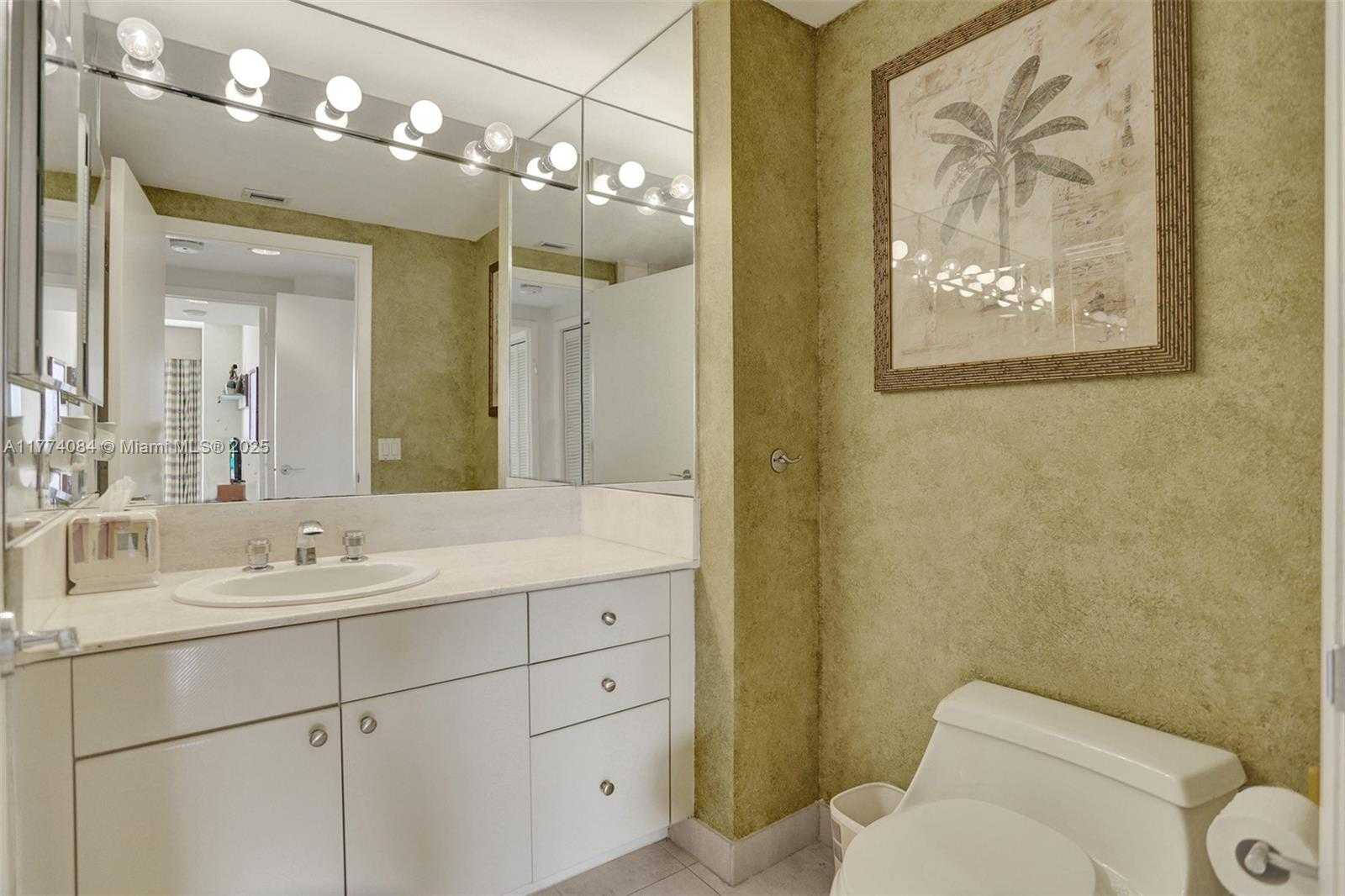 Small Image of 2000 ISLAND BLVD #503, Aventura Number 17