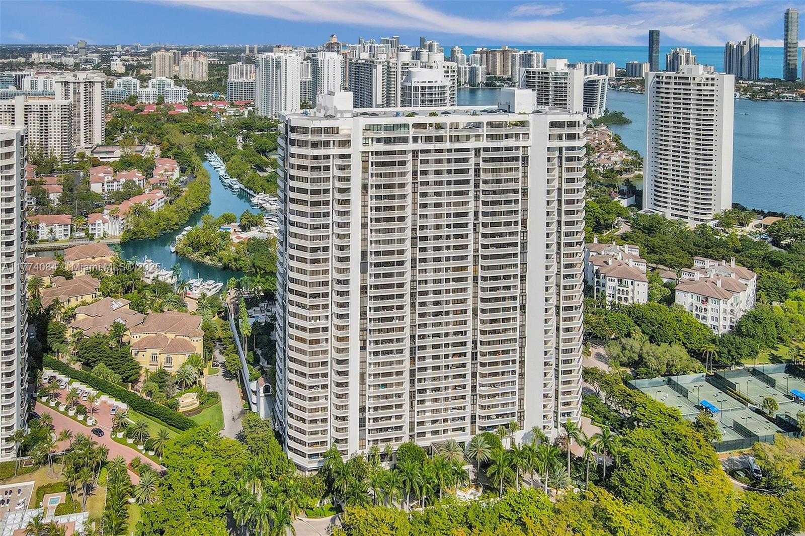 Small Image of 2000 ISLAND BLVD #503, Aventura Number 20