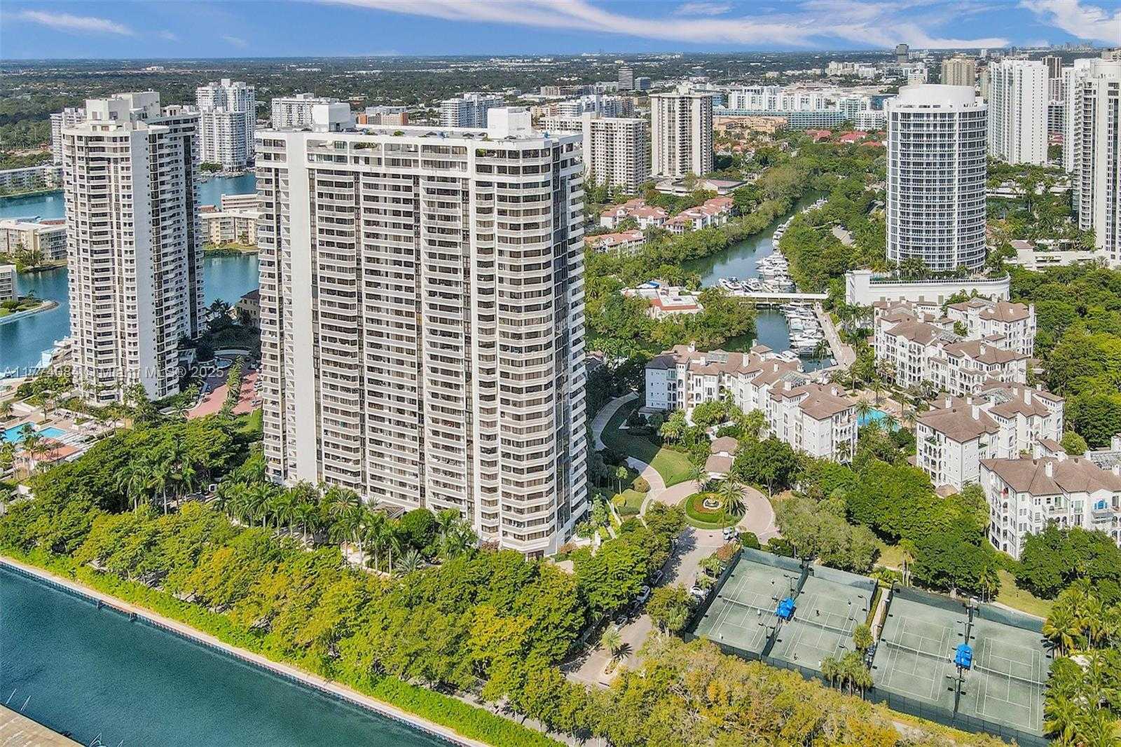Small Image of 2000 ISLAND BLVD #503, Aventura Number 21