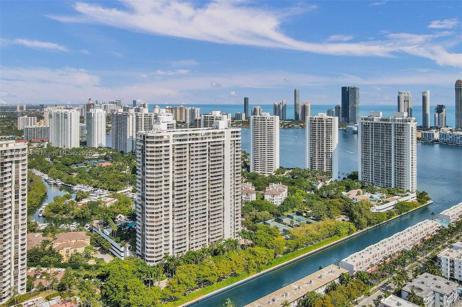 Small Image of 2000 ISLAND BLVD #503, Aventura Number 24