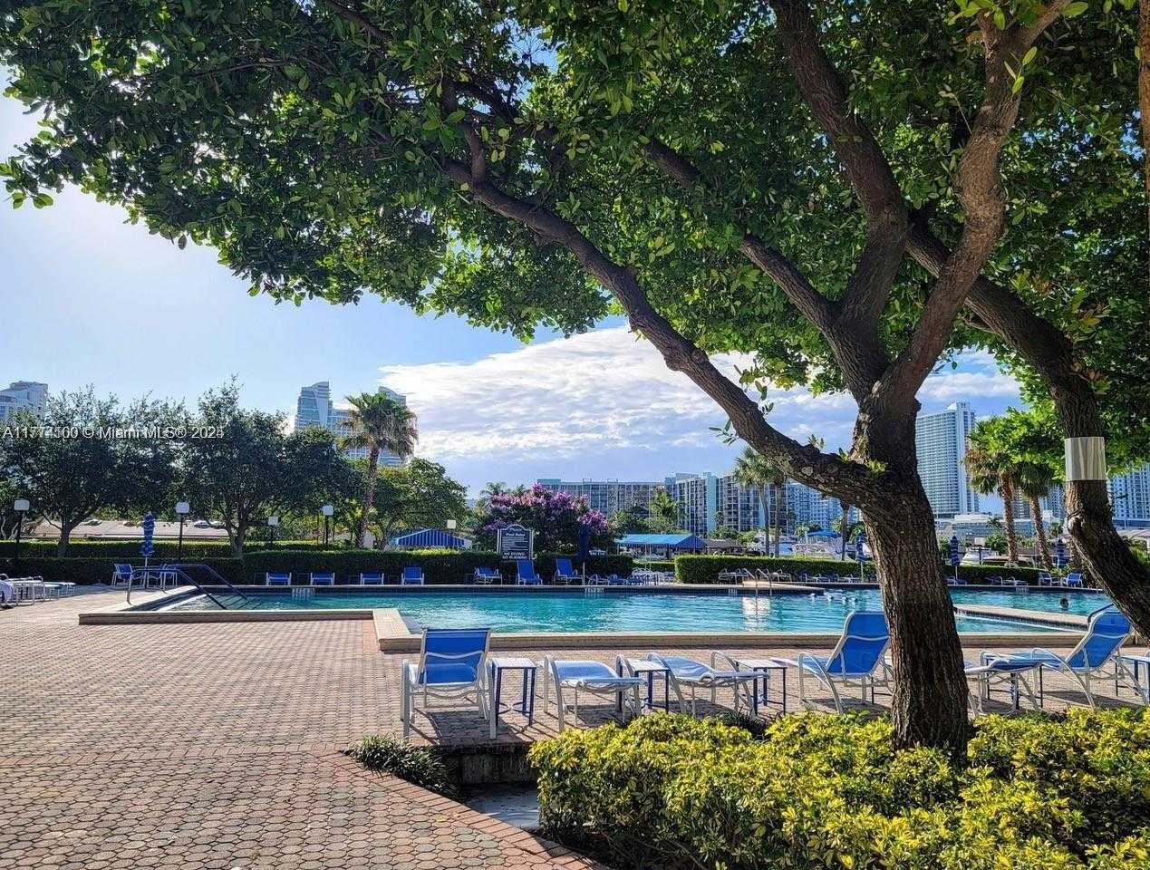 Small Image of 2500 PARKVIEW DR #1111, Hallandale Beach Number 14
