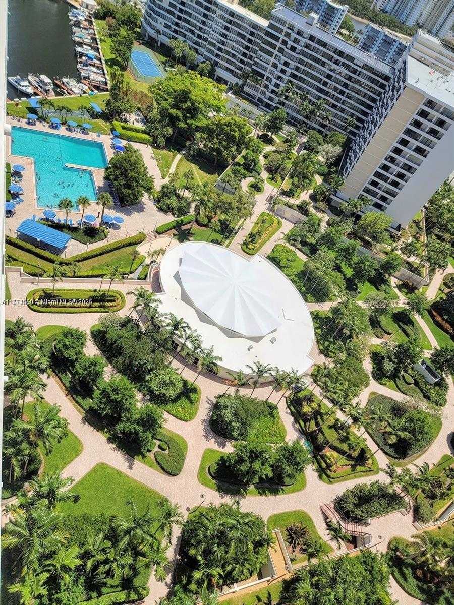 Small Image of 2500 PARKVIEW DR #1111, Hallandale Beach Number 15