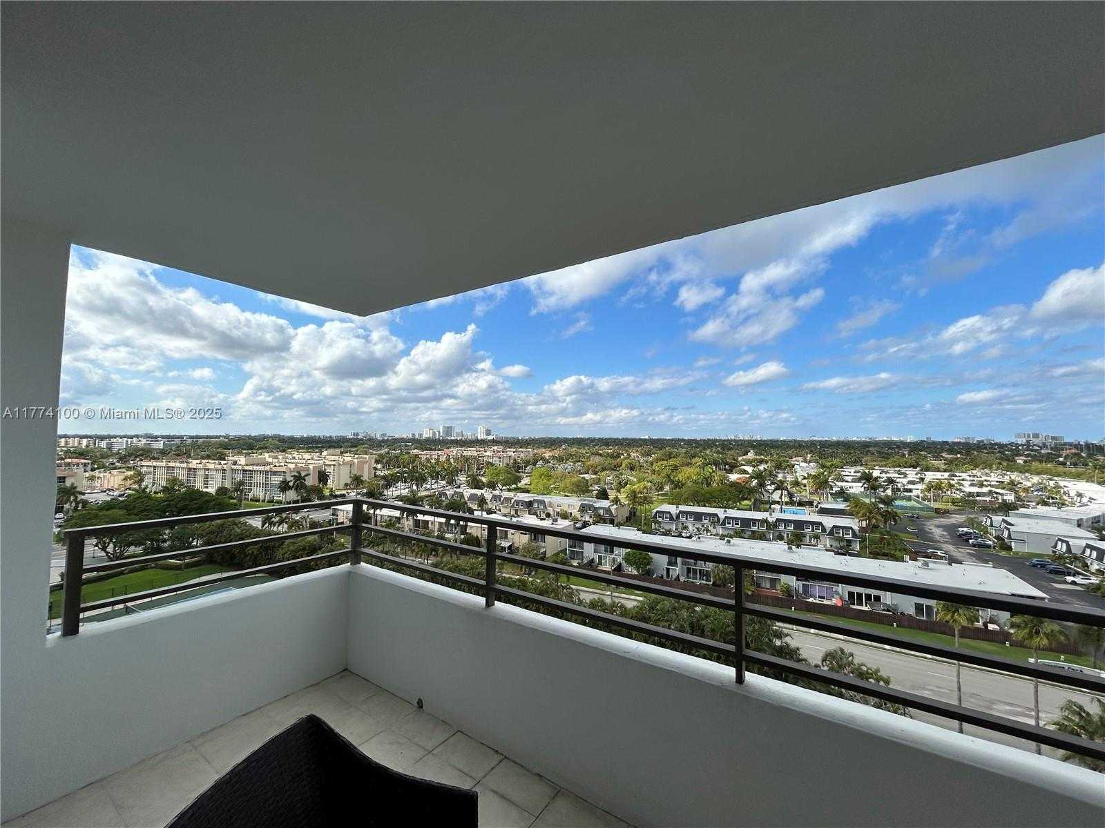 Small Image of 2500 PARKVIEW DR #1111, Hallandale Beach Number 17