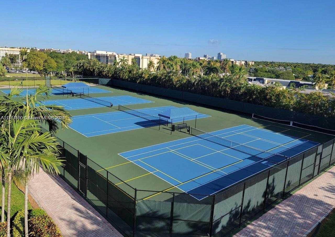 Small Image of 2500 PARKVIEW DR #1111, Hallandale Beach Number 4