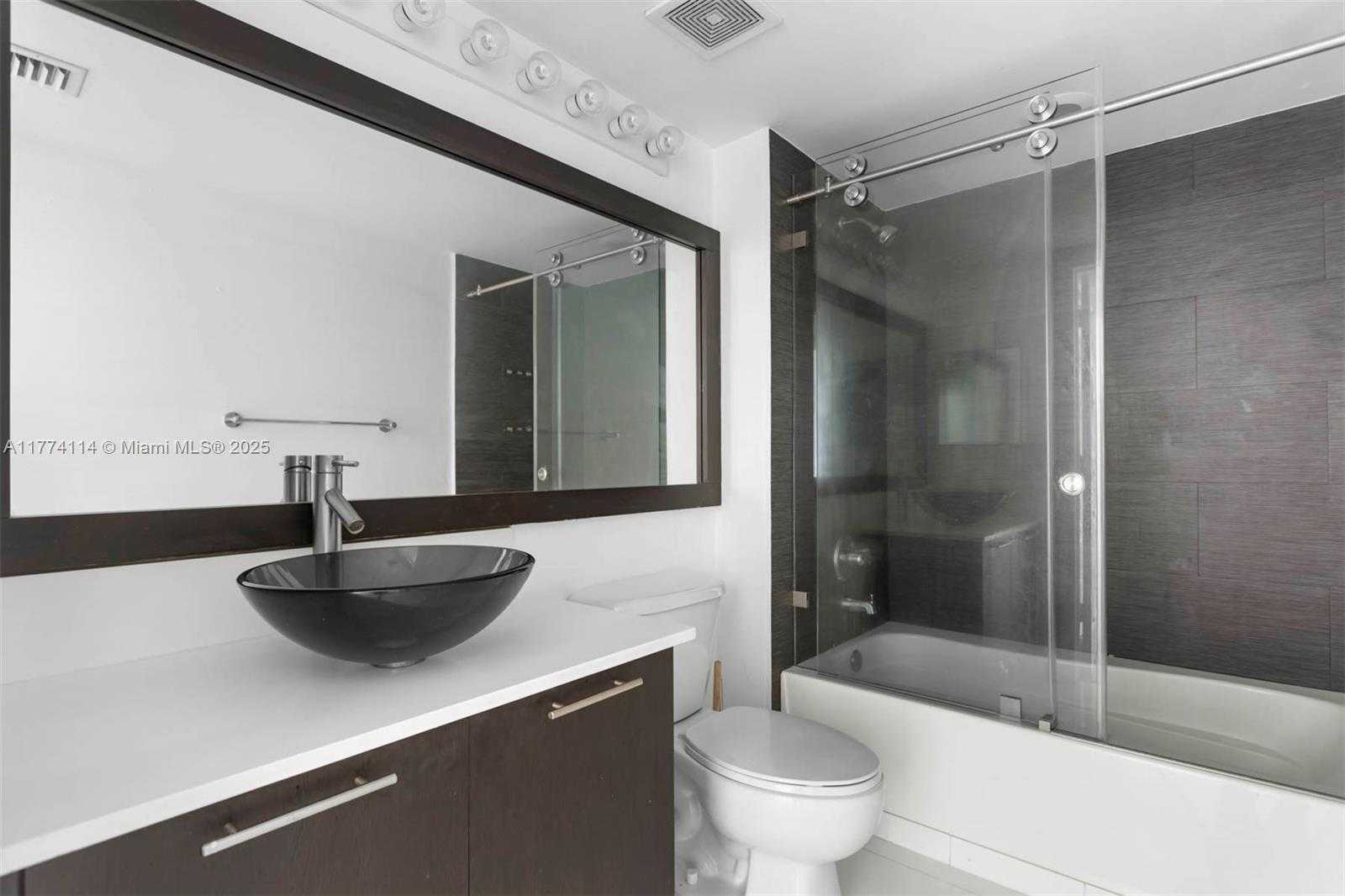 Small Image of 1155 BRICKELL BAY DR #3105, Miami Number 20