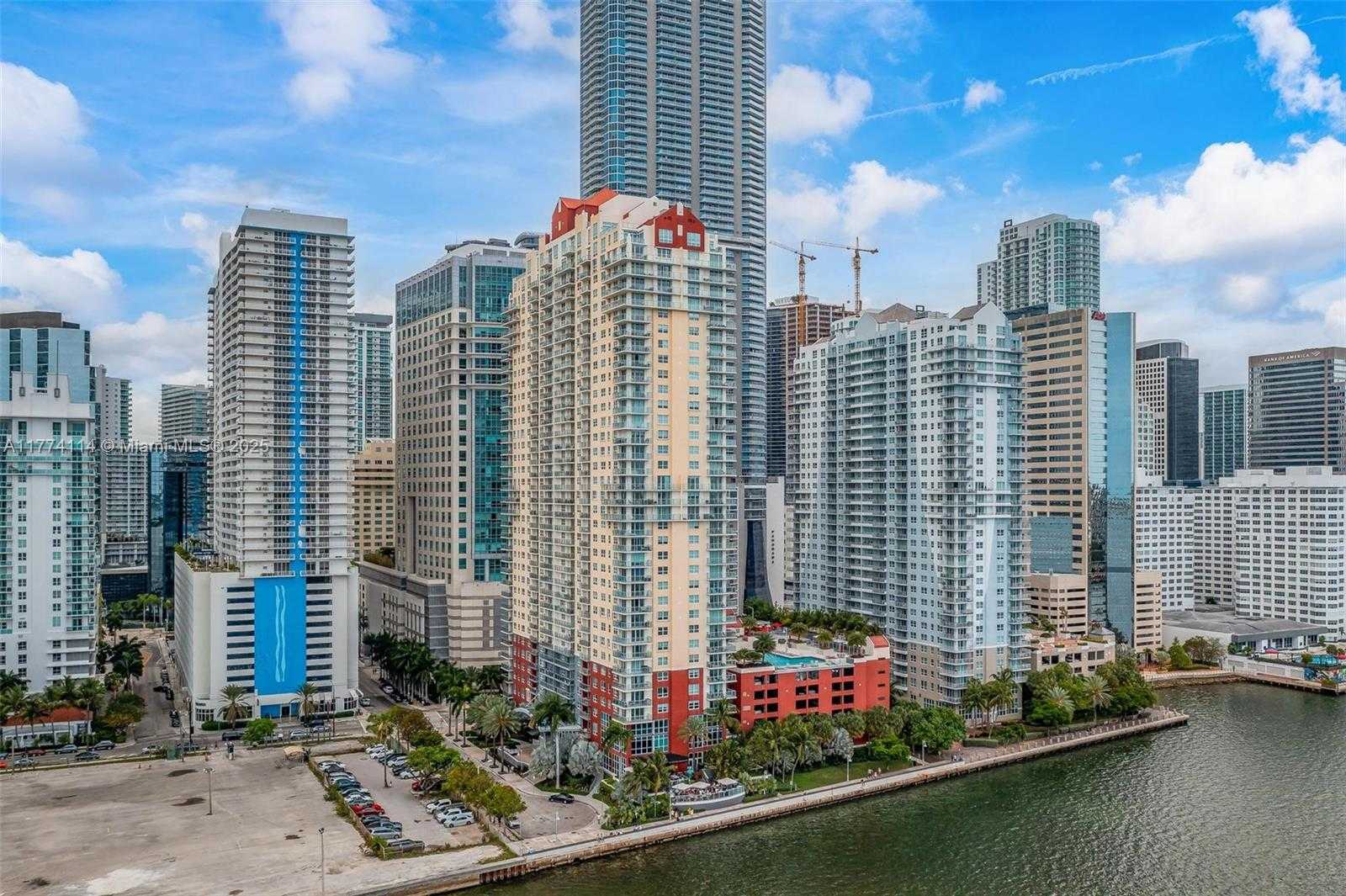 Small Image of 1155 BRICKELL BAY DR #3105, Miami Number 27