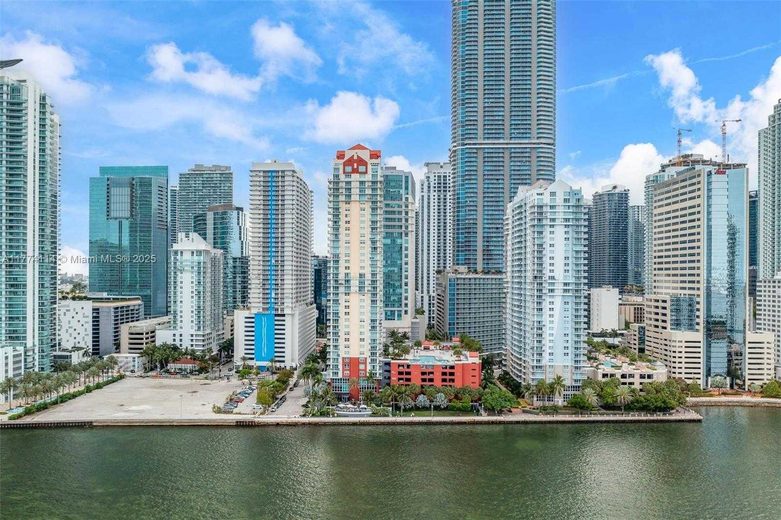 Small Image of 1155 BRICKELL BAY DR #3105, Miami Number 31
