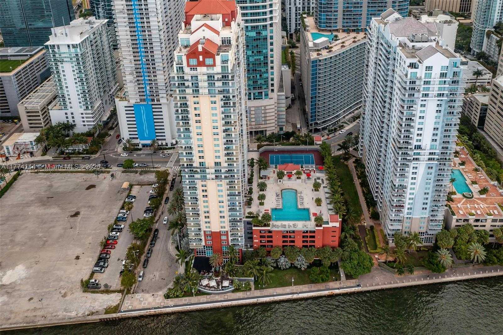 Small Image of 1155 BRICKELL BAY DR #3105, Miami Number 37