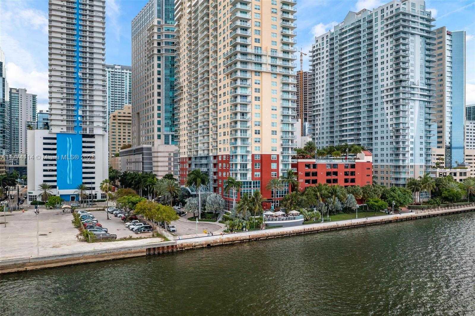 Small Image of 1155 BRICKELL BAY DR #3105, Miami Number 38