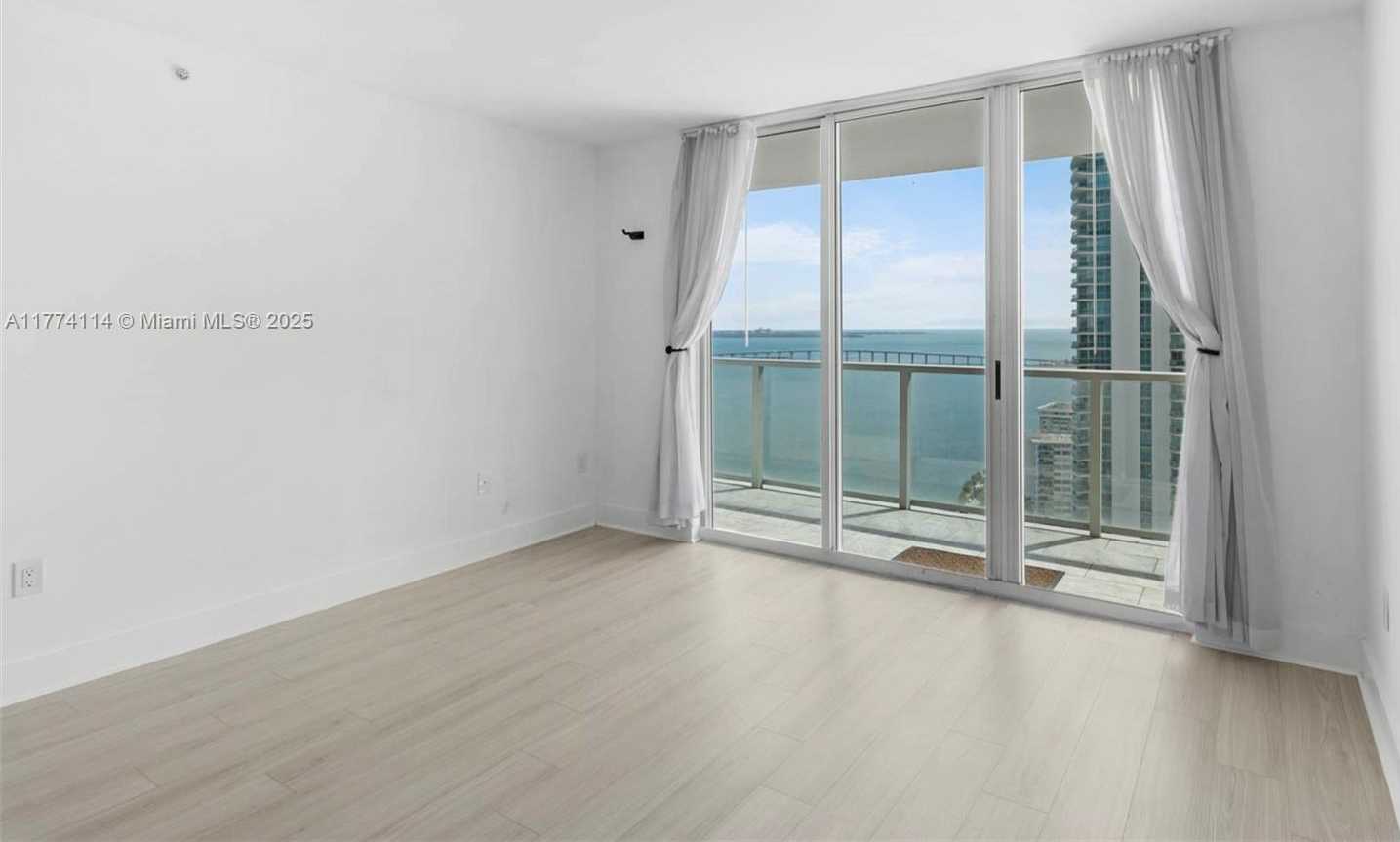 Small Image of 1155 BRICKELL BAY DR #3105, Miami Number 7