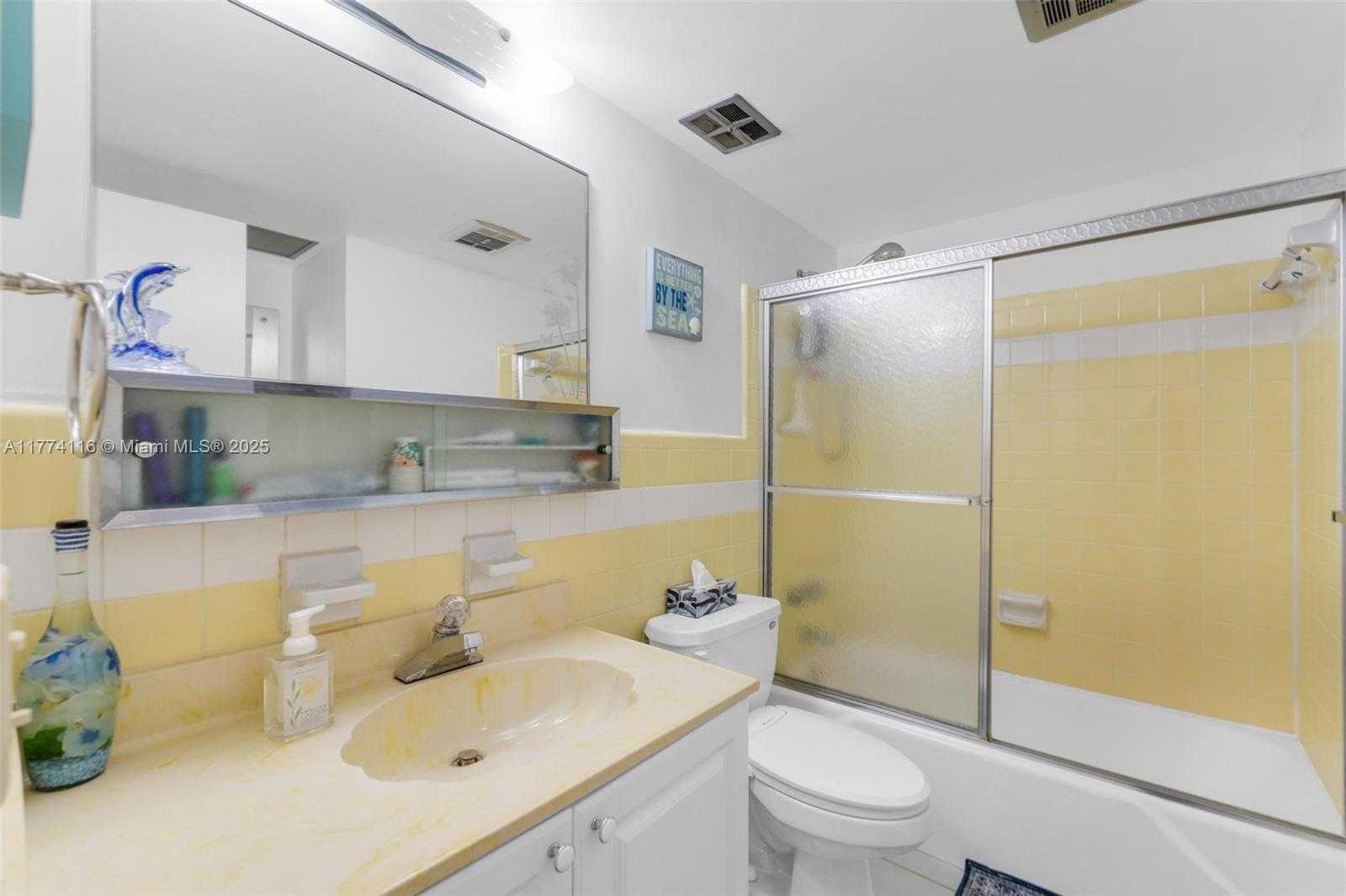 Small Image of 3701 TYLER ST #104, Hollywood Number 13