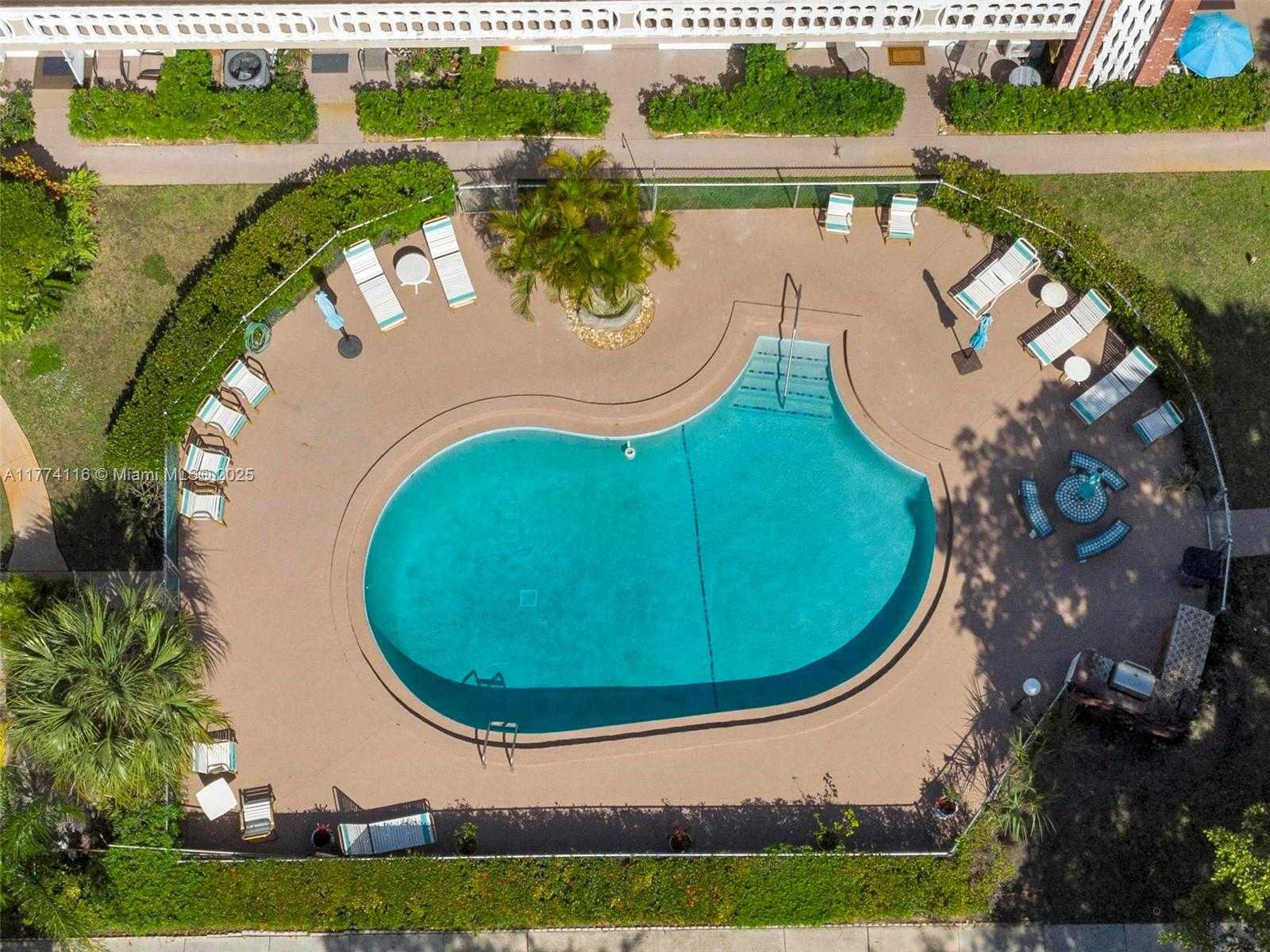 Small Image of 3701 TYLER ST #104, Hollywood Number 2