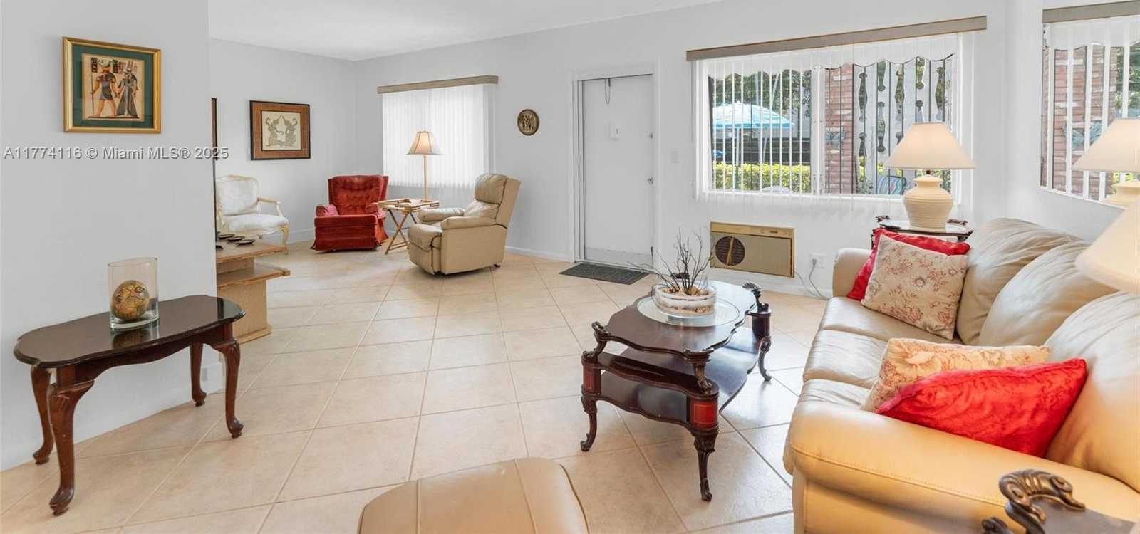 Small Image of 3701 TYLER ST #104, Hollywood Number 5