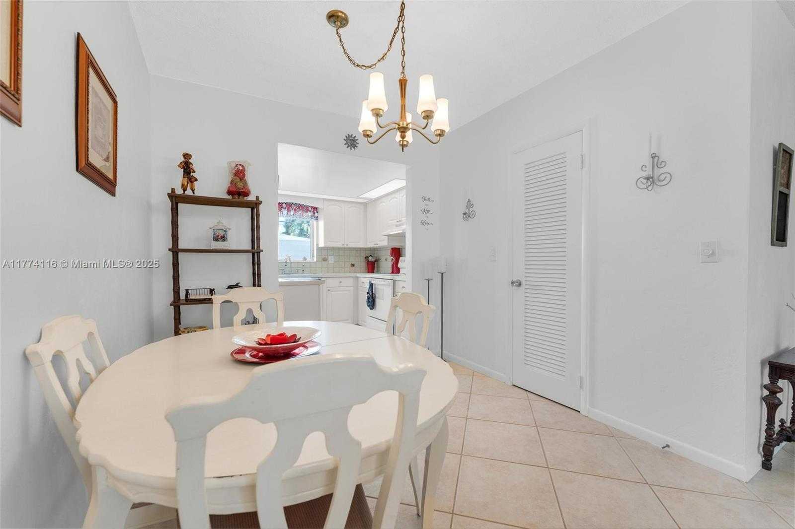 Small Image of 3701 TYLER ST #104, Hollywood Number 7