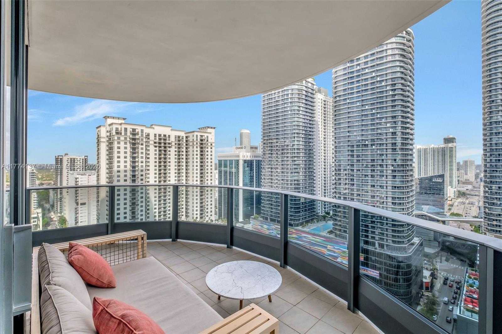 Small Image of 1000 BRICKELL PLZ #2812, Miami Number 14