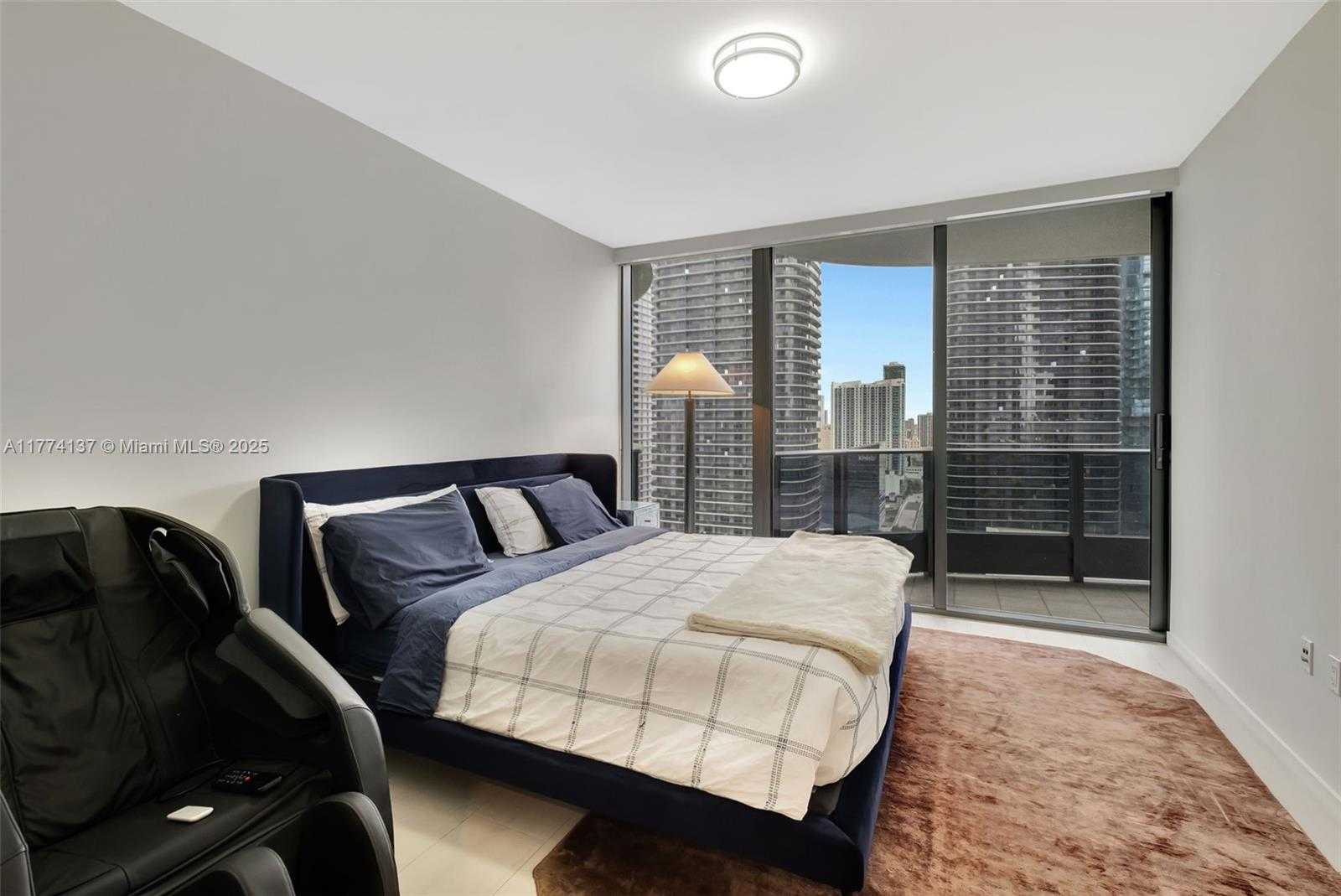 Small Image of 1000 BRICKELL PLZ #2812, Miami Number 15
