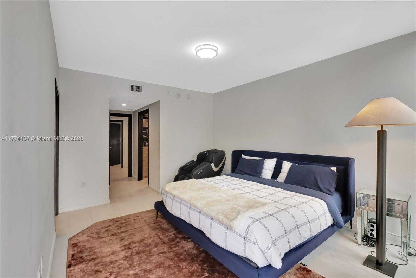 Small Image of 1000 BRICKELL PLZ #2812, Miami Number 16